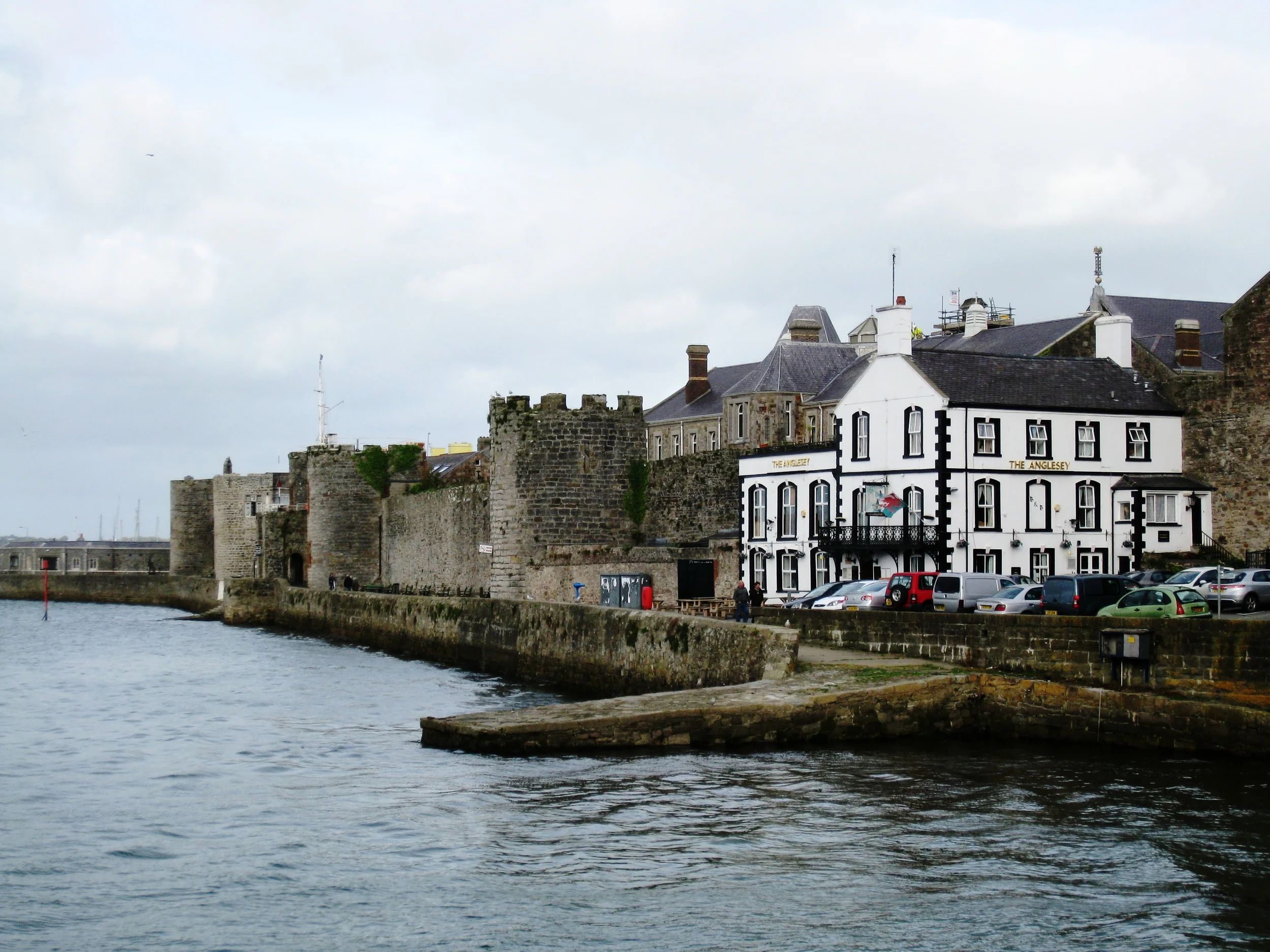  Caernarvon--Town walls 