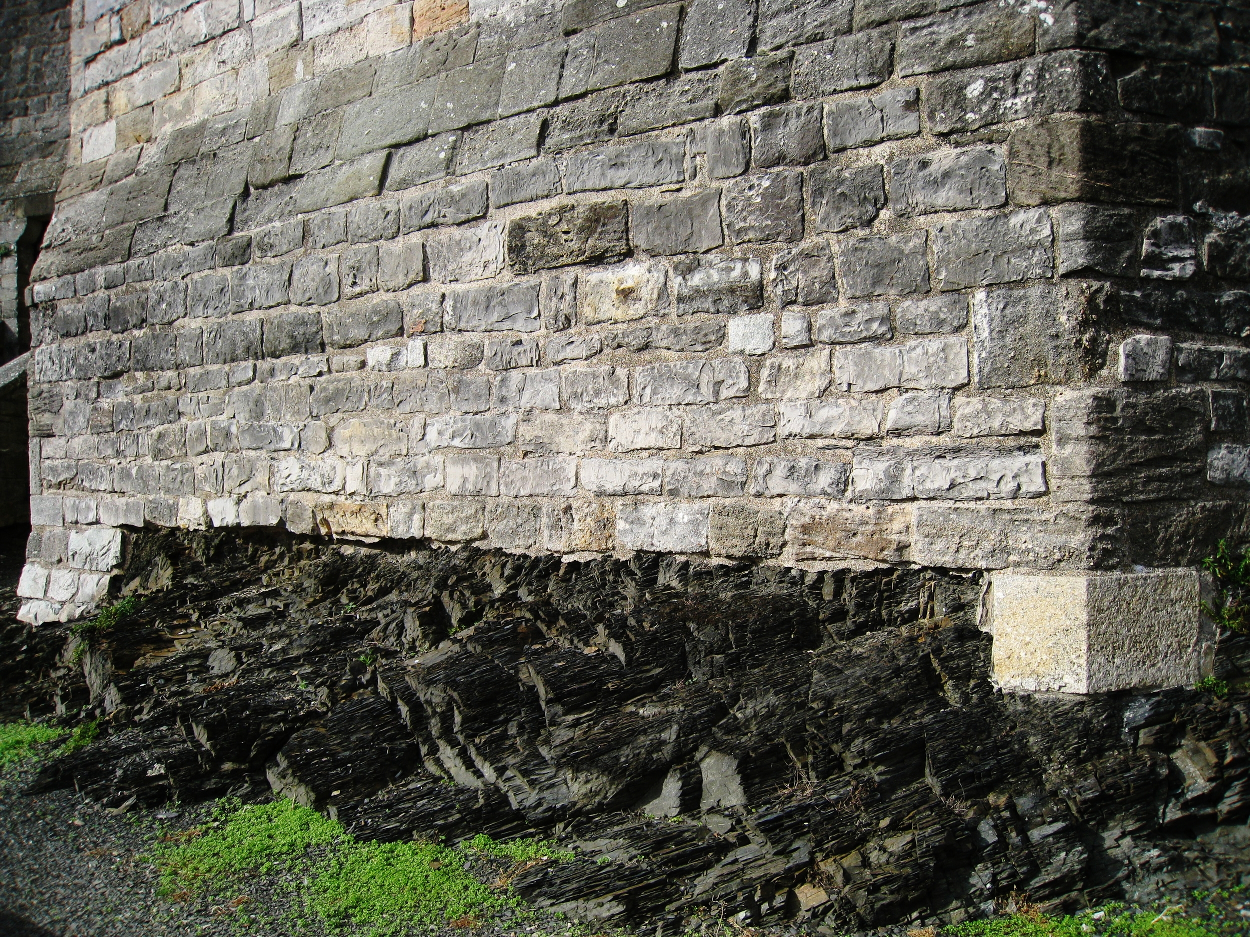  Caernarvon--Castle foundation on bedrock 