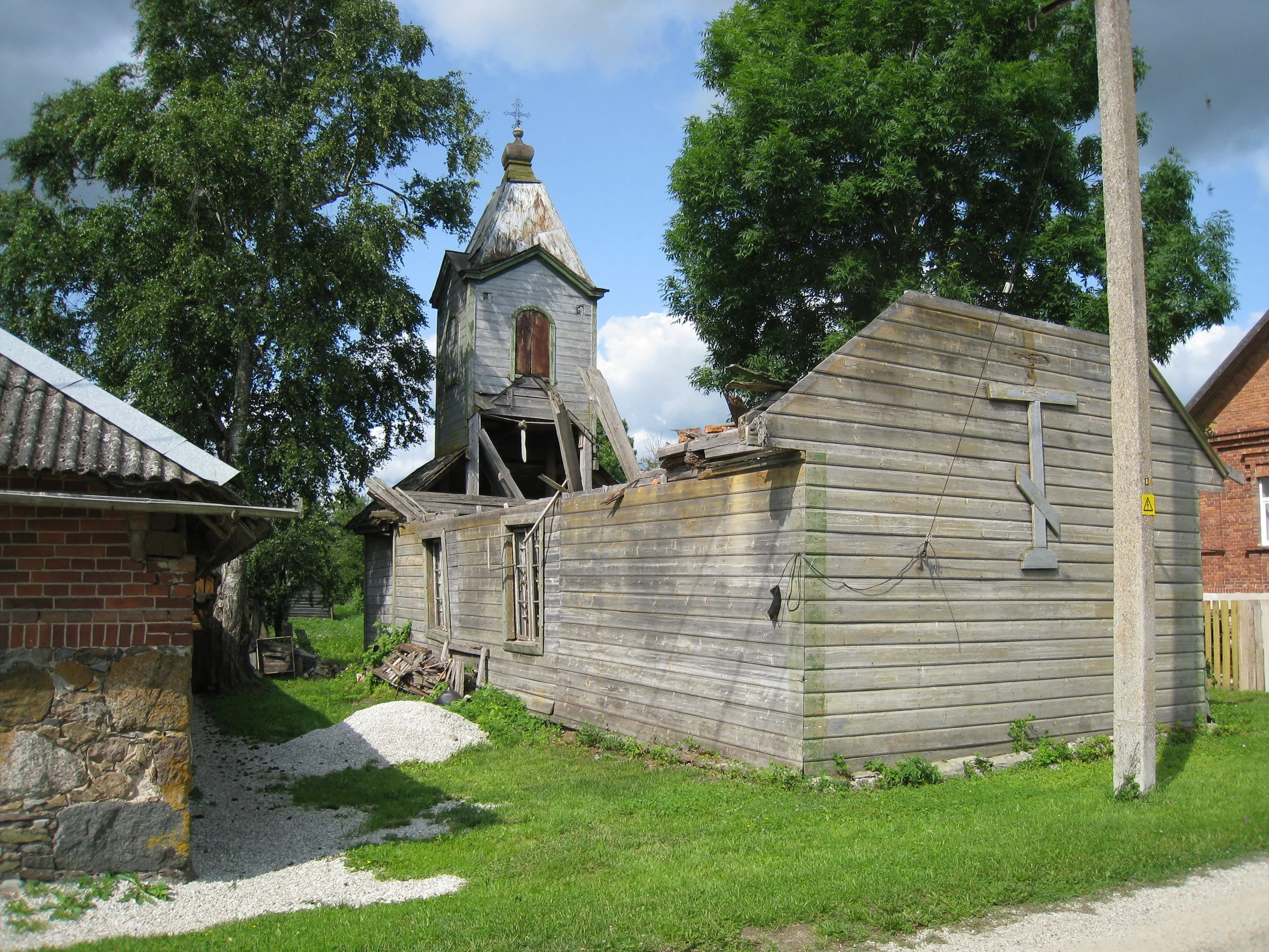  Tartu--On Lake Peipsi--Old Believers community (Varnja)--The regular Orthodox Church 