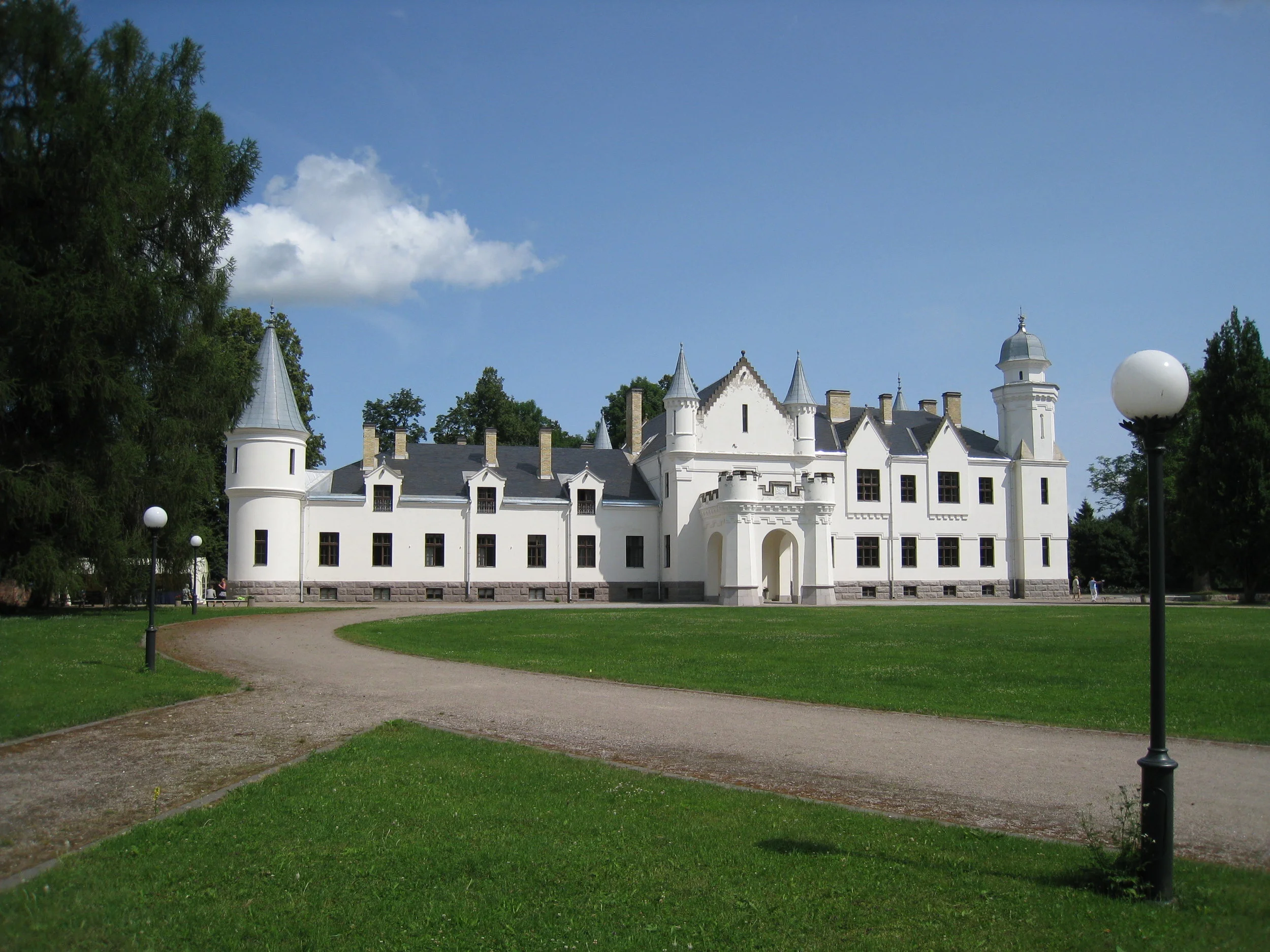 Tartu--On Lake Peipsi--Alatskivi--Alatskivi Palace 