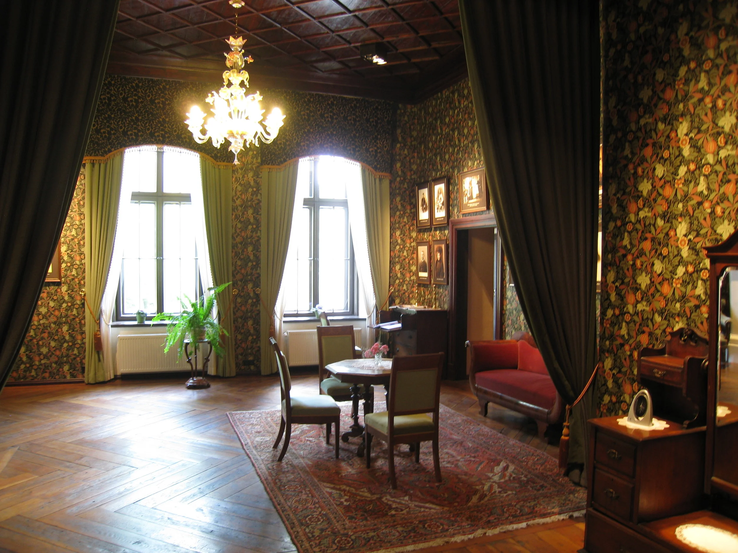  Tartu--On Lake Peipsi--Alatskivi--Alatskivi Palace--Interior--Family room 