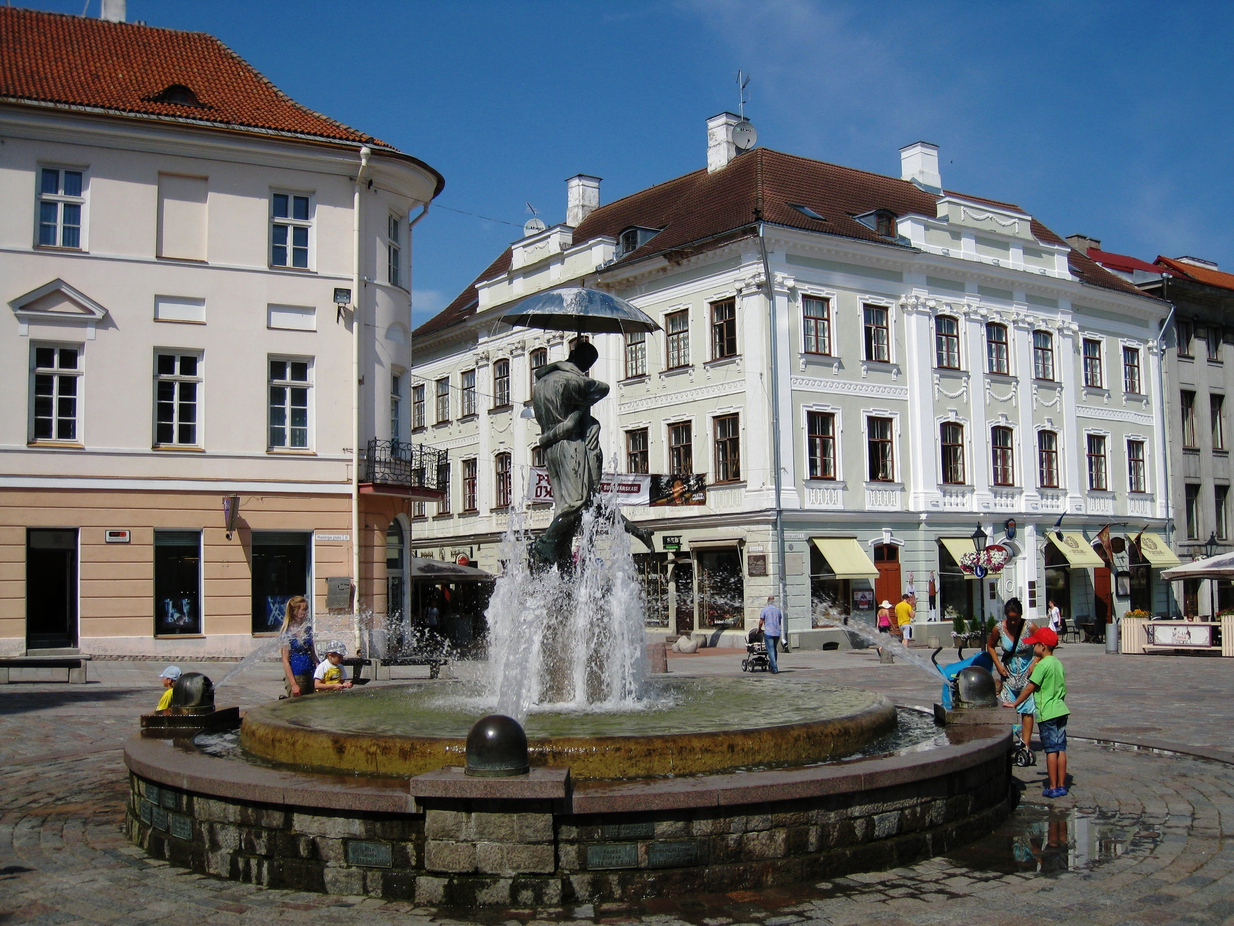  Tartu--The Main Plaza with the Kissing Students 