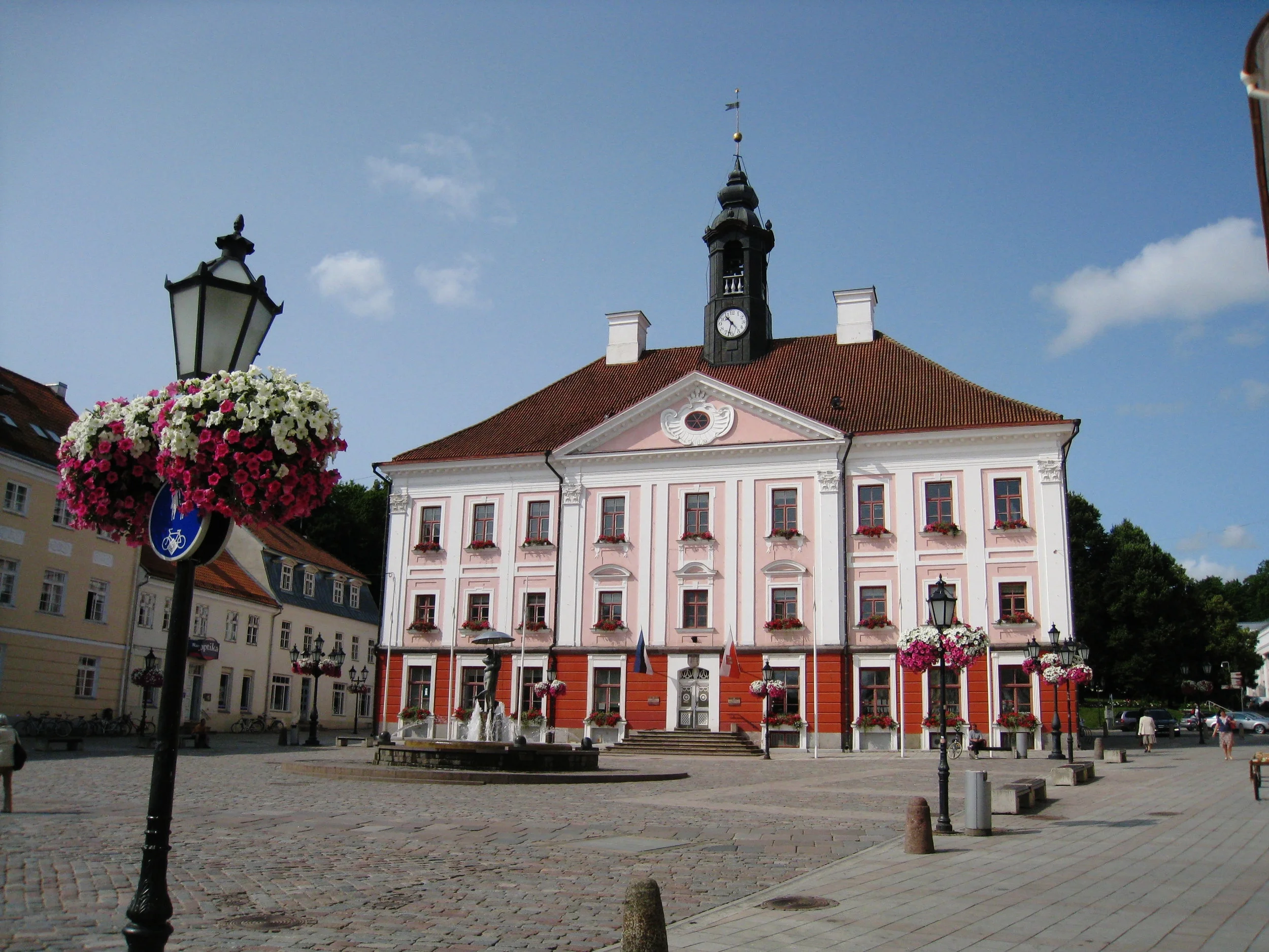  Tartu--Main Plaza--City Hall 