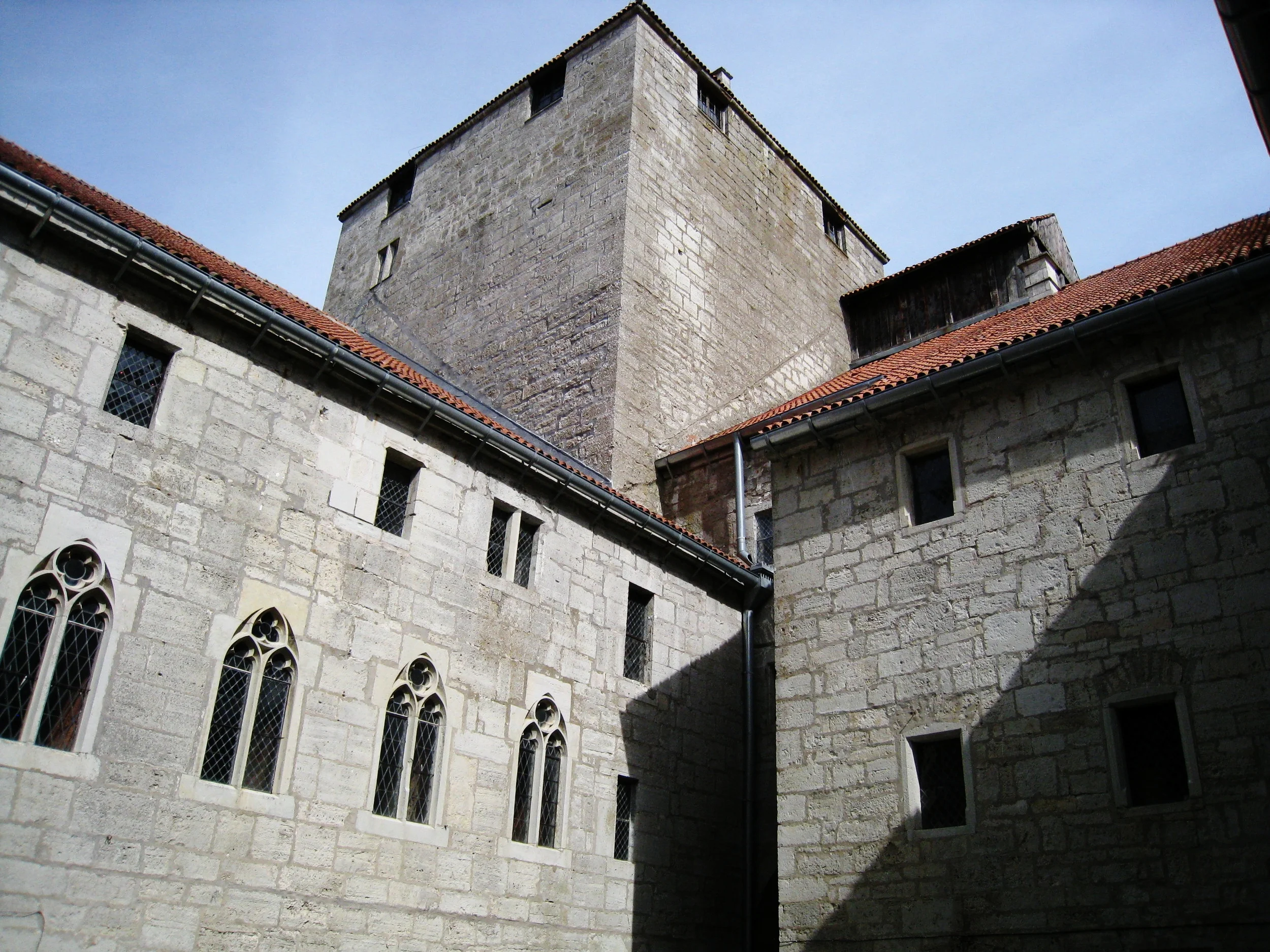  Saaremaa--Fortress--interior courtyard 
