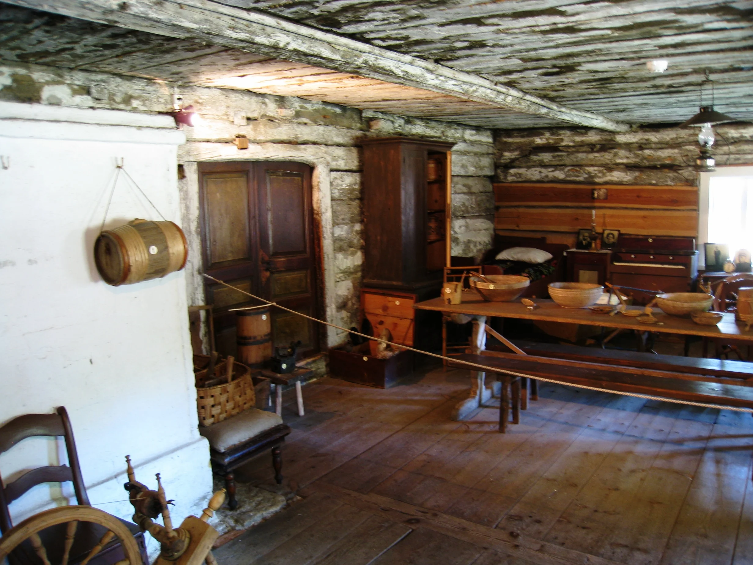  Saaremaa--Viki--Mihkli Farm Museum--Preserved farm--Main house--Interior living room 