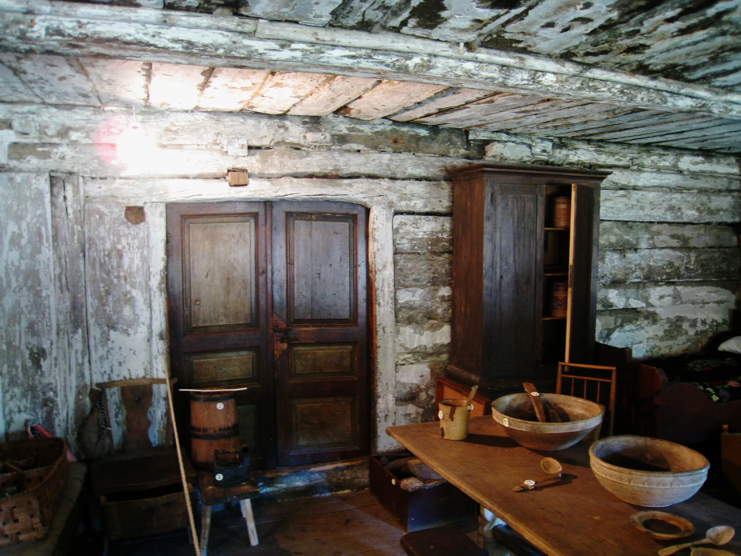  Saaremaa--Viki--Mihkli Farm Museum--Preserved farm--Main house--Interior living room 