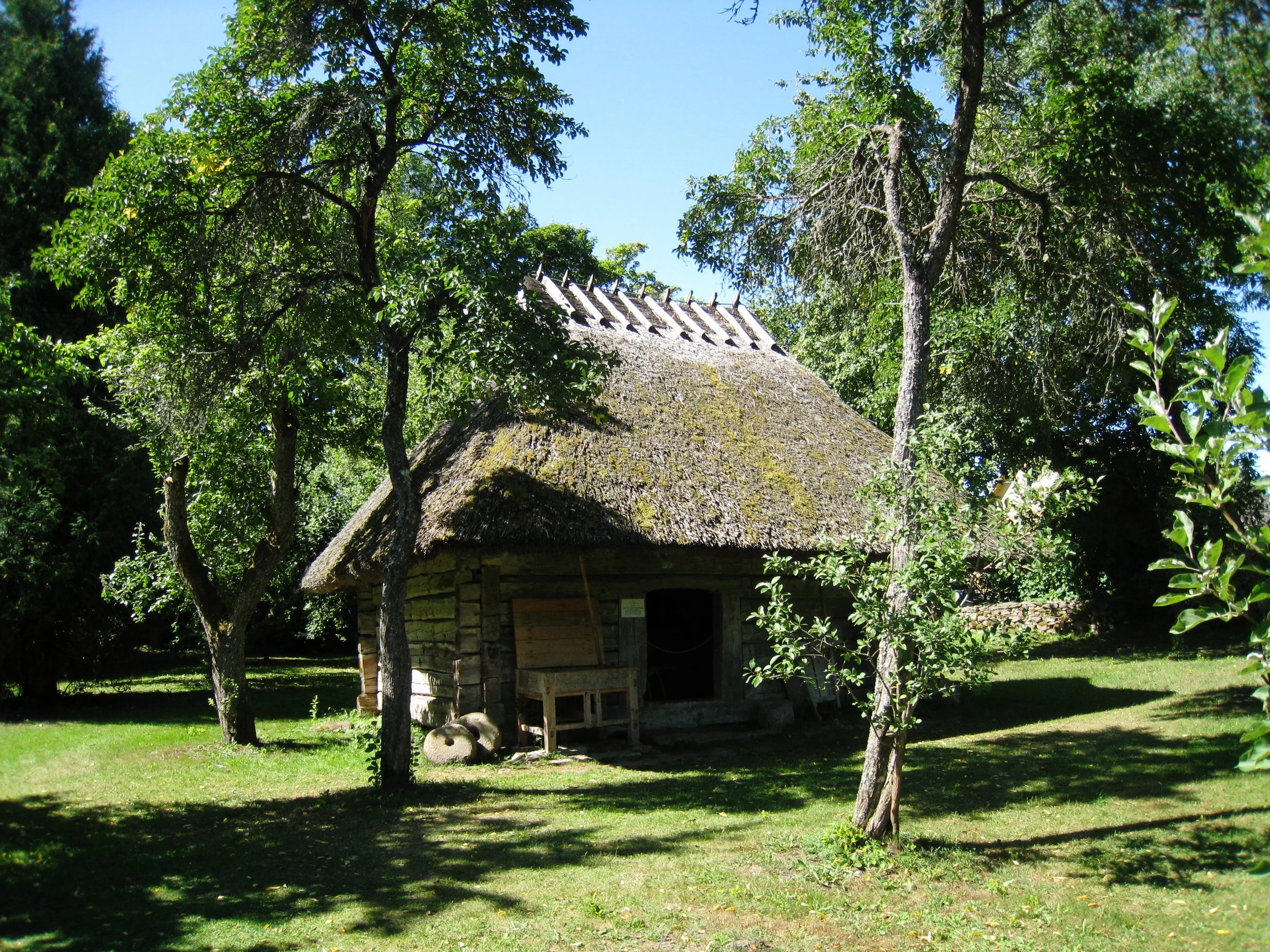  Saaremaa--Viki--Mihkli Farm Museum--Preserved farm--Outbuilding with summer beds and storage 