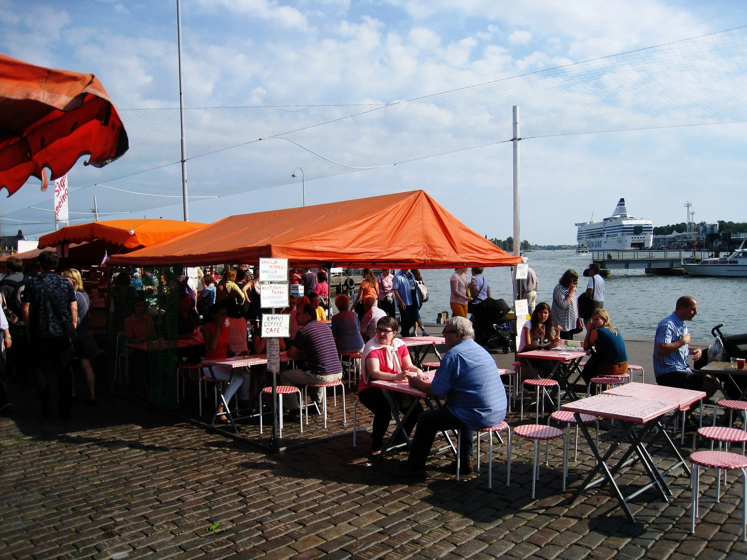  Helsinki--Market Square on the harbor 