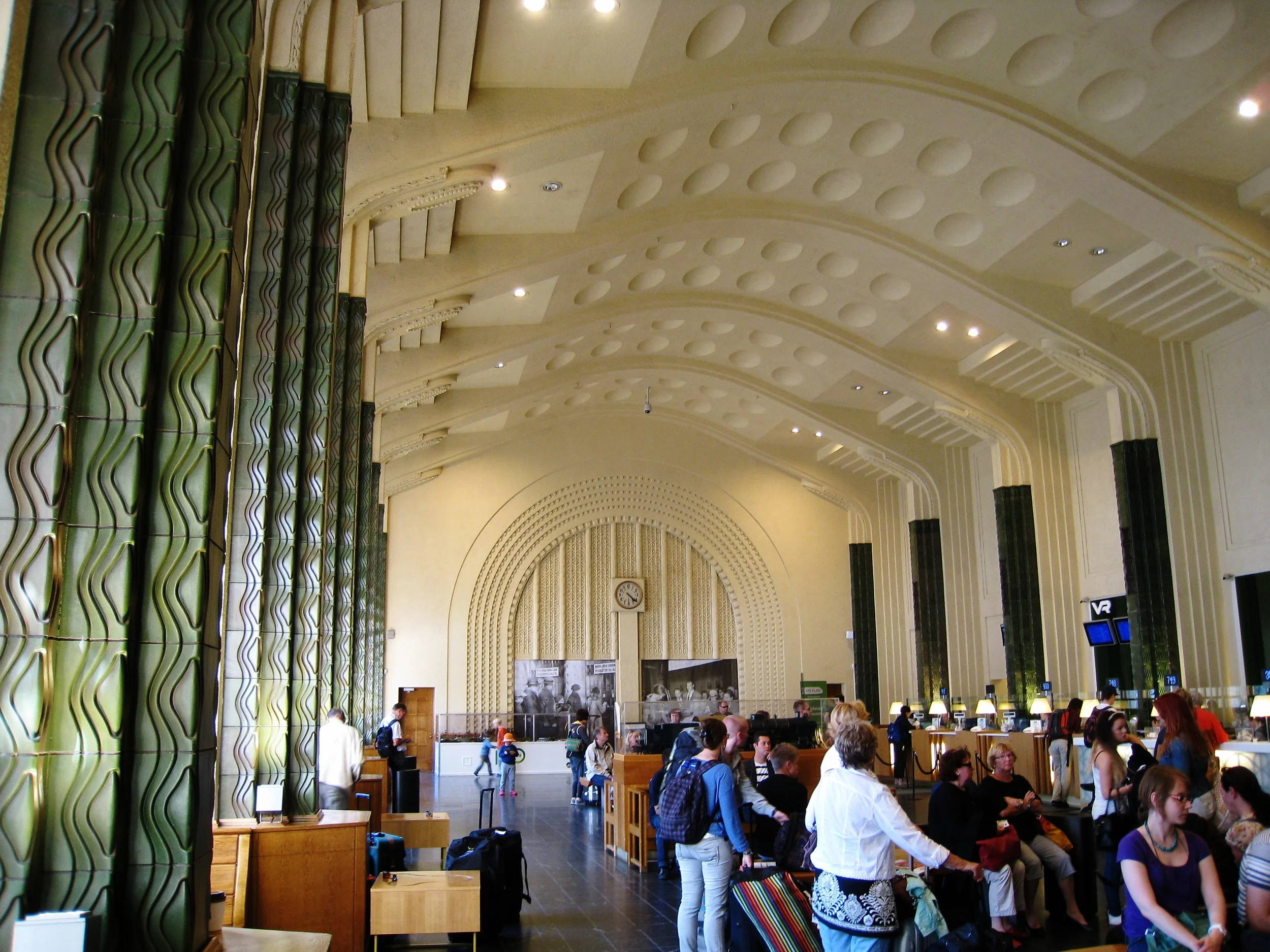  Helsinki--Railway Station--Interior--Ticket counter room 