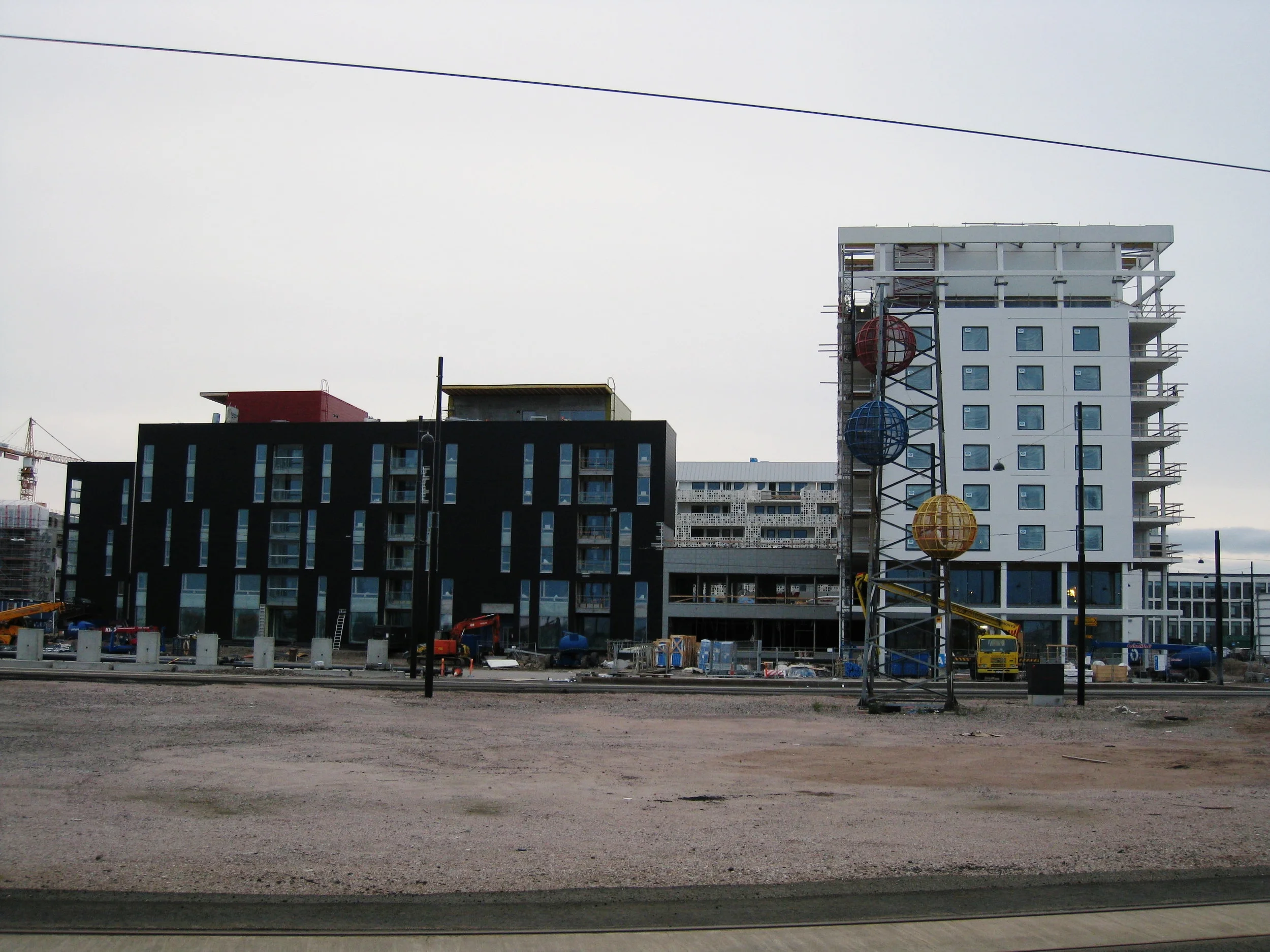  Helsinki--Ruoholant--New reclaimed area for new apartments on former industrial land 