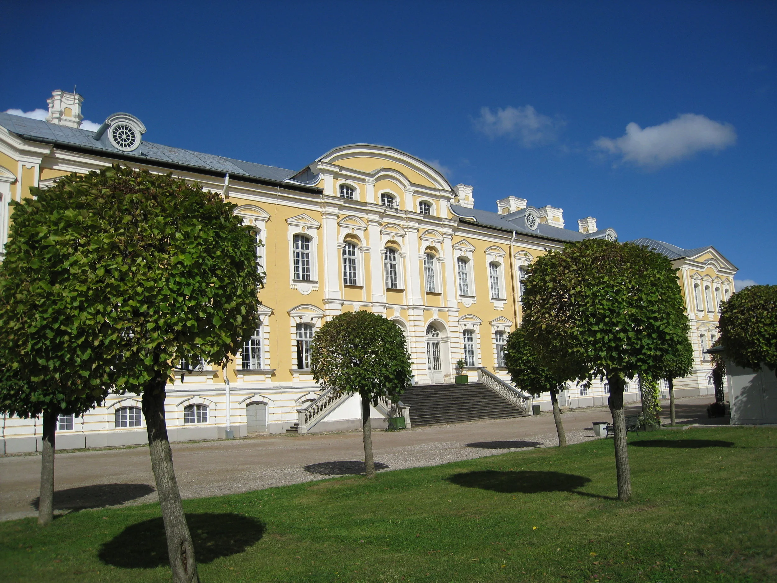 Rundale--Rundale House (Rastrelli) from 1700's--Side from exterior 