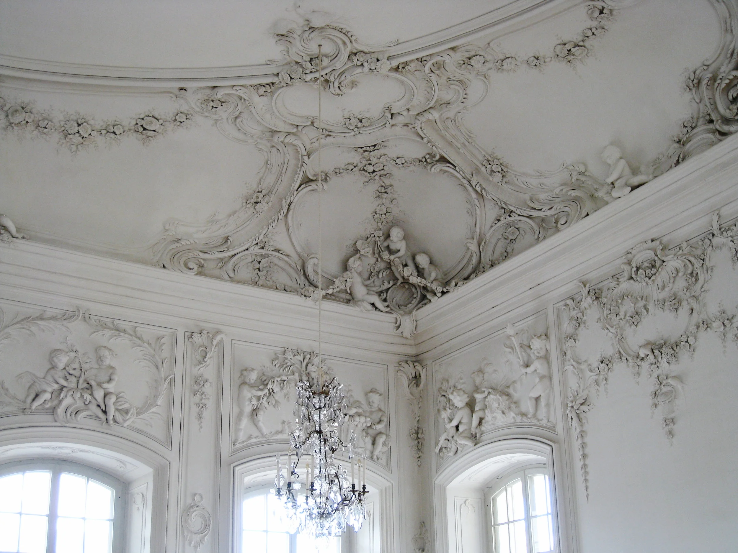 Rundale--Rundale House (Rastrelli) from 1700's--White Room--Detail 