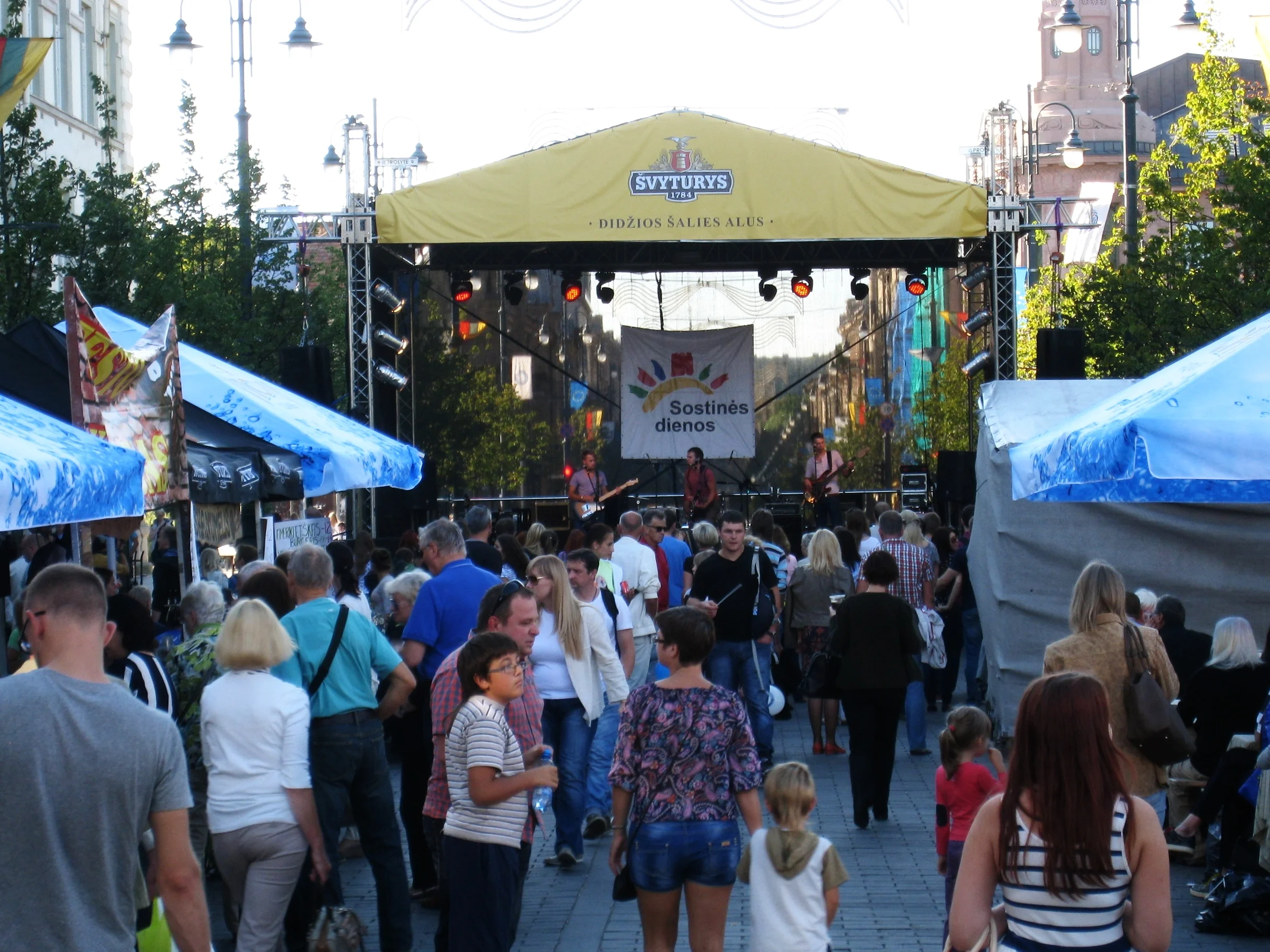  Vilnius--Old Town--Gedimino Prospeckt--Street Fair 