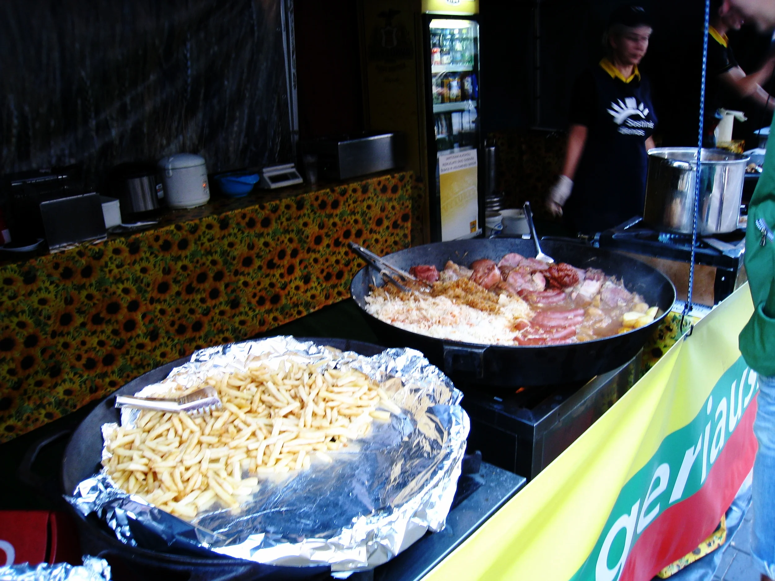  Vilnius--Old Town--Gedimino Prospeckt--Street Fair food 