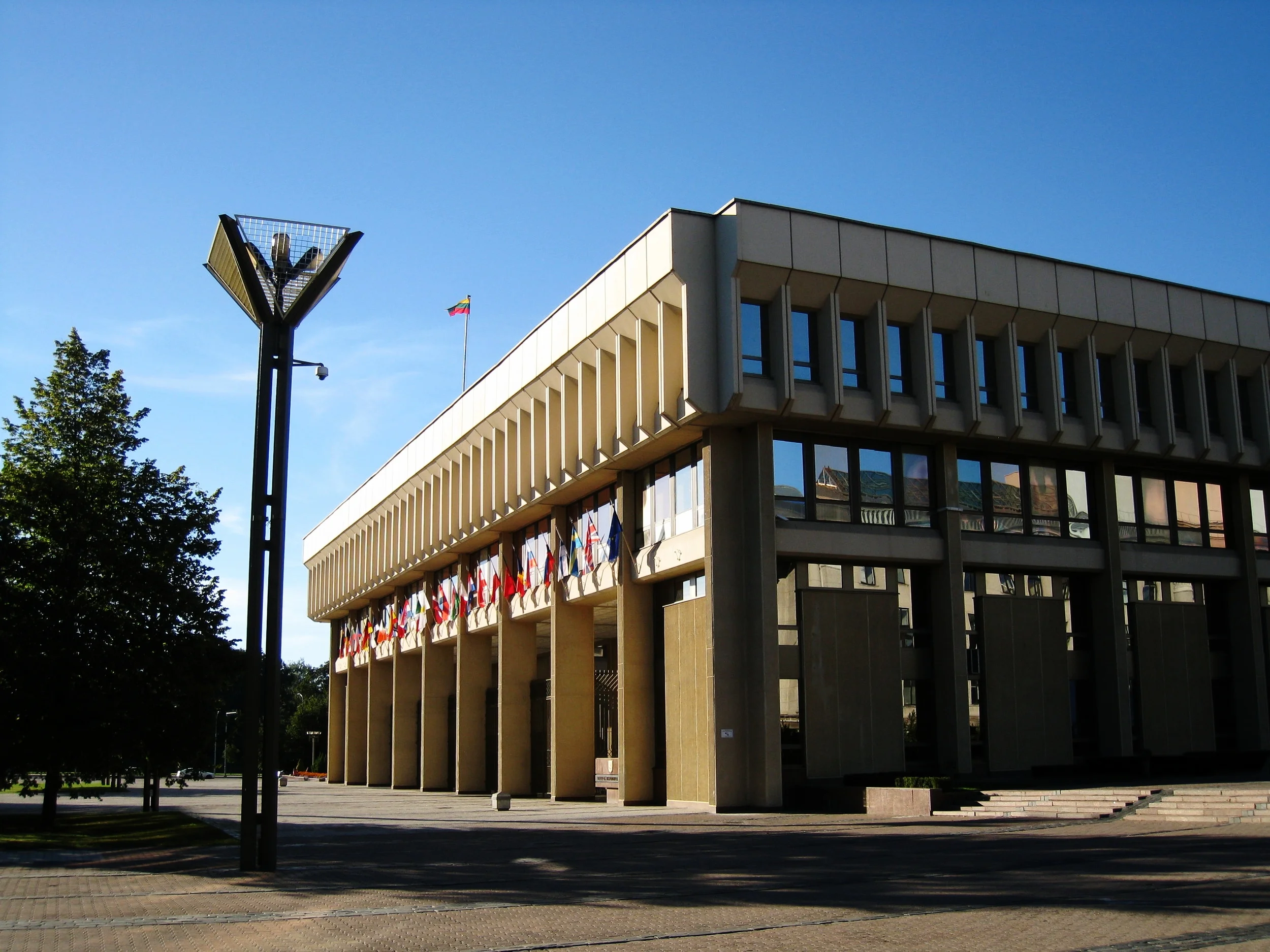  Vilnius--Old Town--Gedimino Prospeckt--Parliament Building 