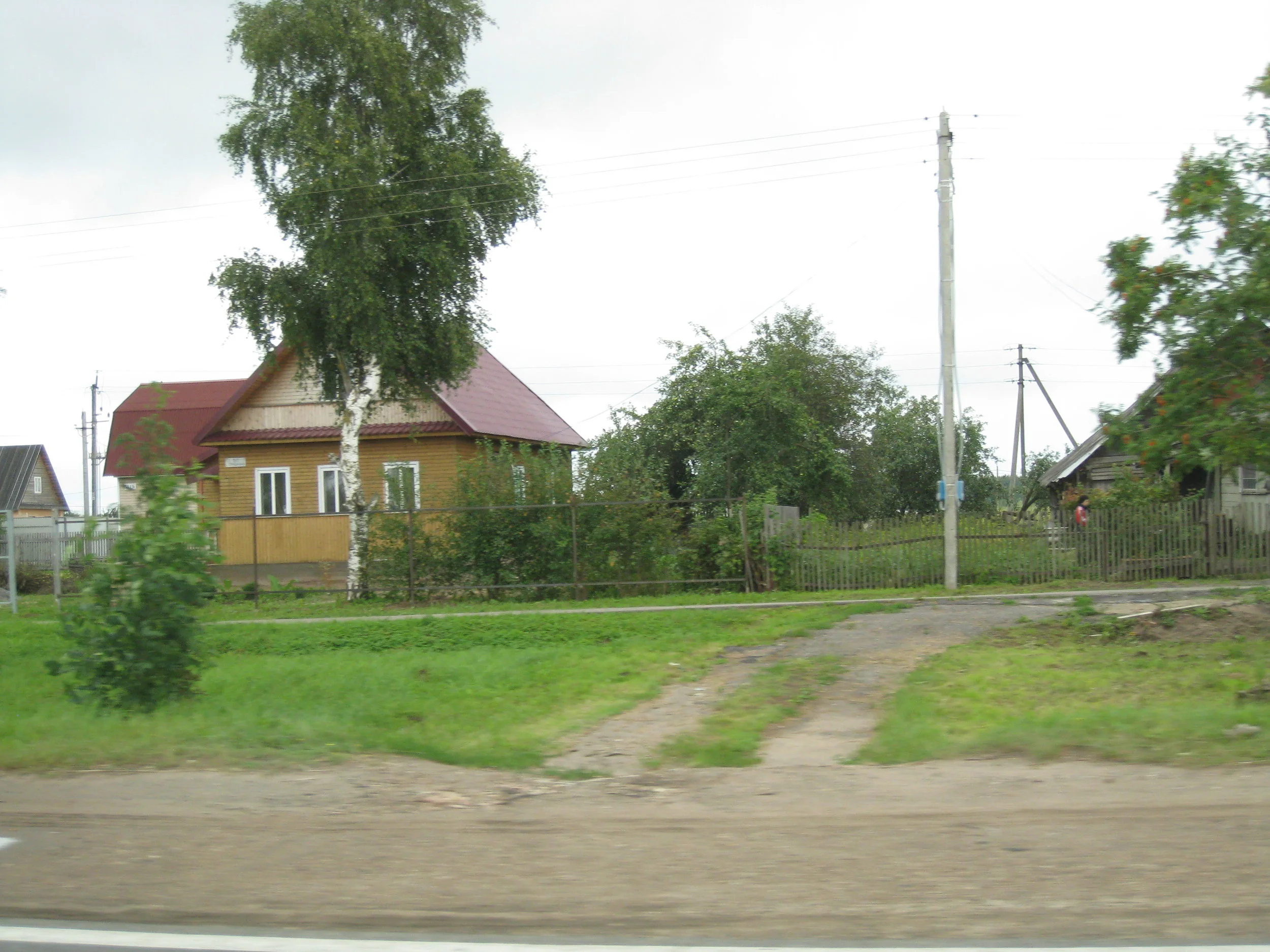  Novogorod--On way back to St. Petersburg--Typical living quarters 
