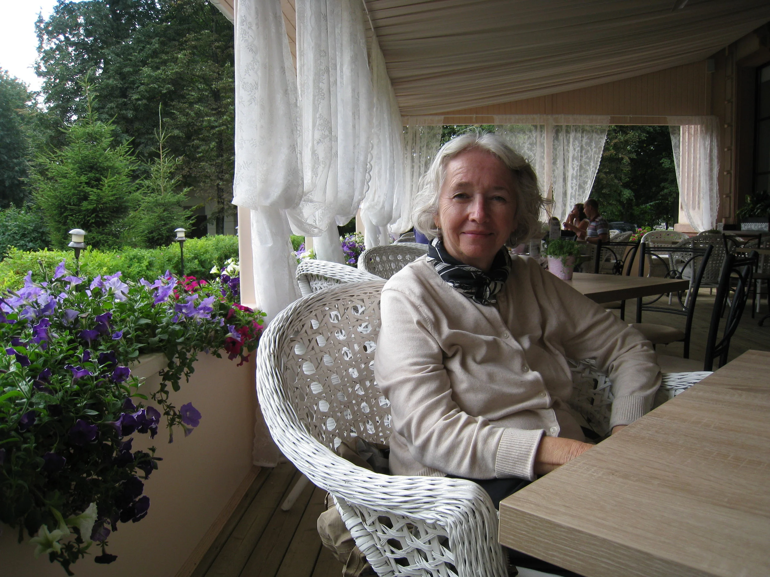  Novgorod--Carrol in restaurant 