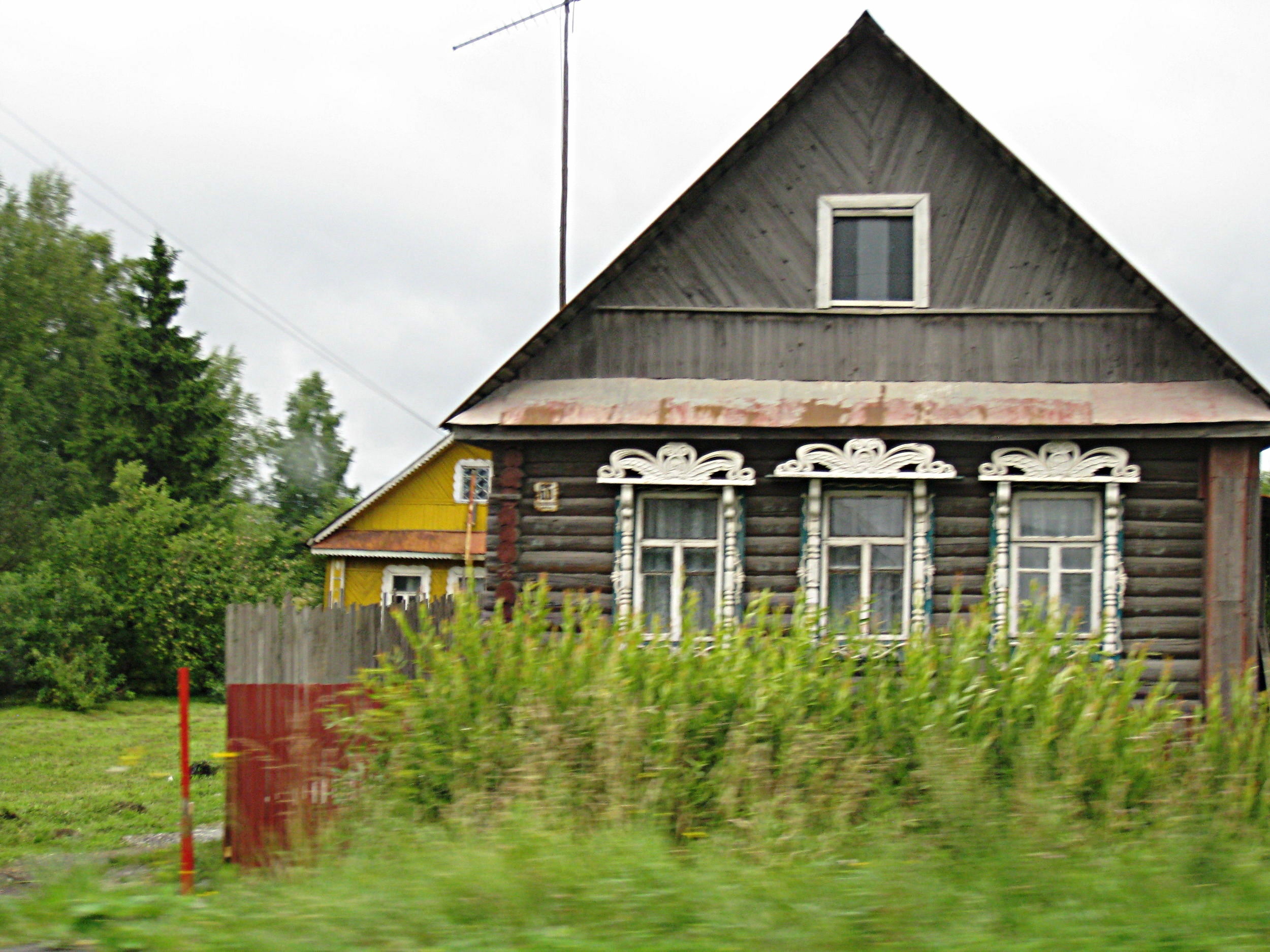  Novgorod--On way back to St. Petersburg--Typical living quarters 