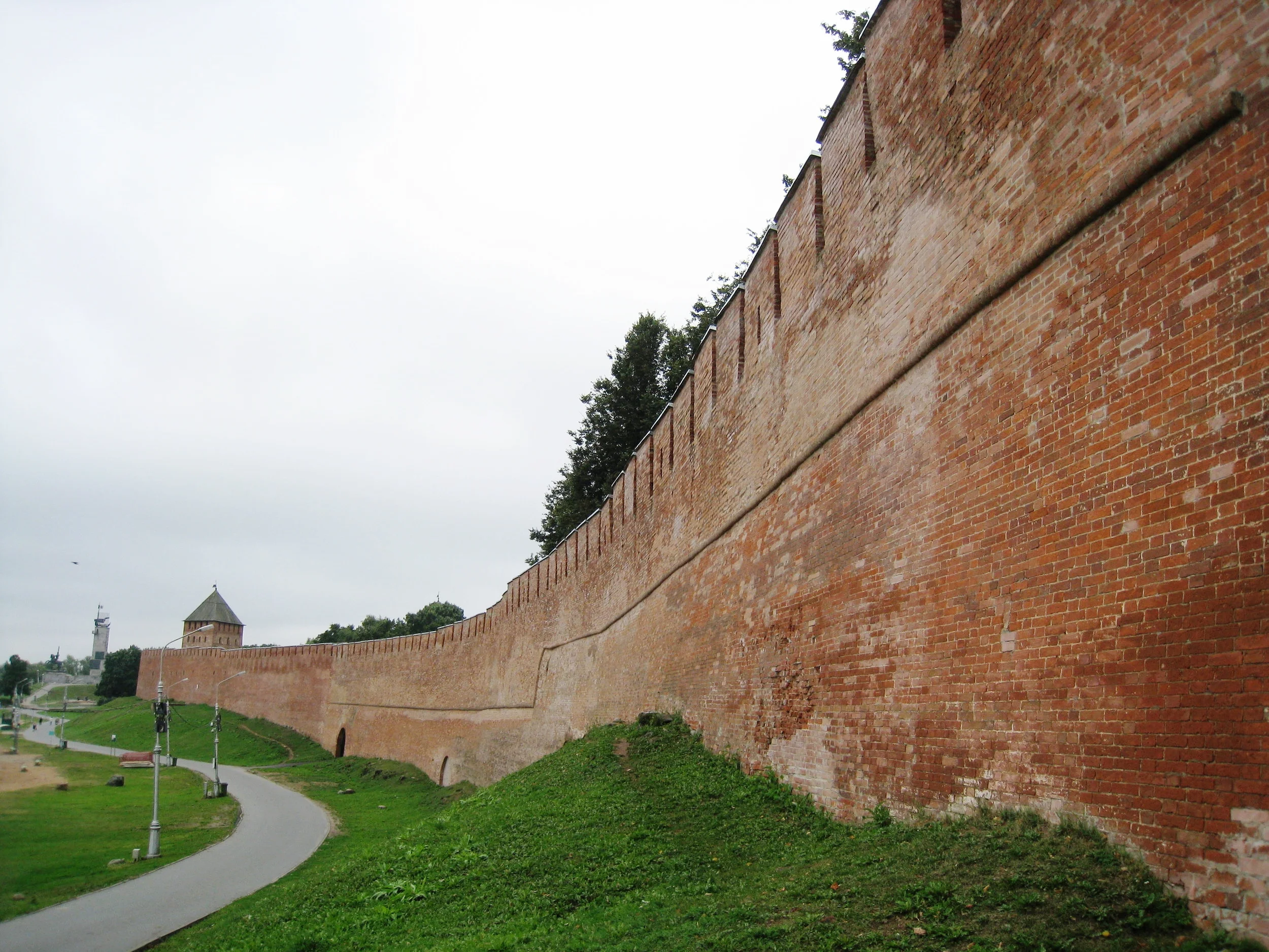  Novgorod--Kremlin wall 