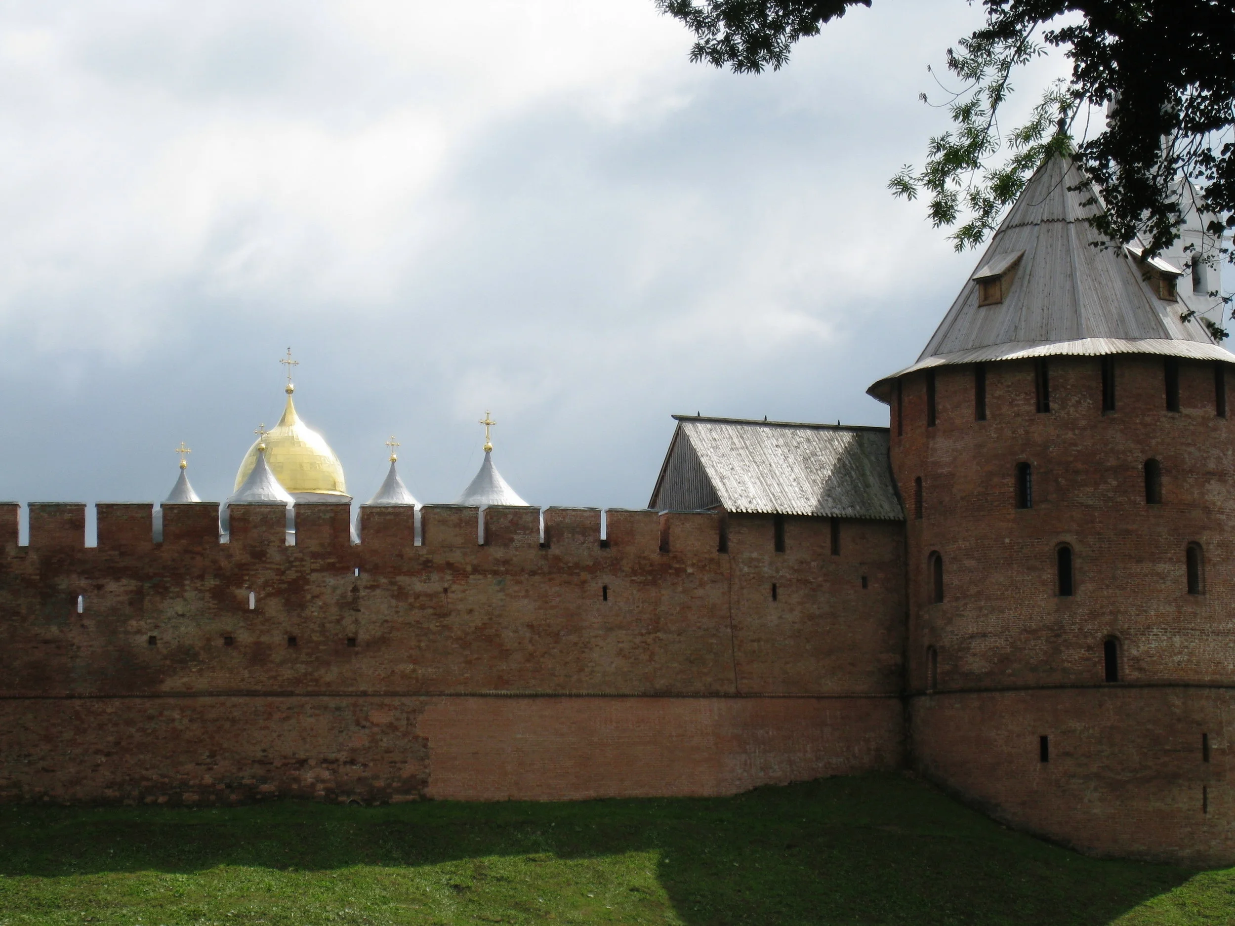  Novgorod--Kremlin wall with St. Sophia's dome 