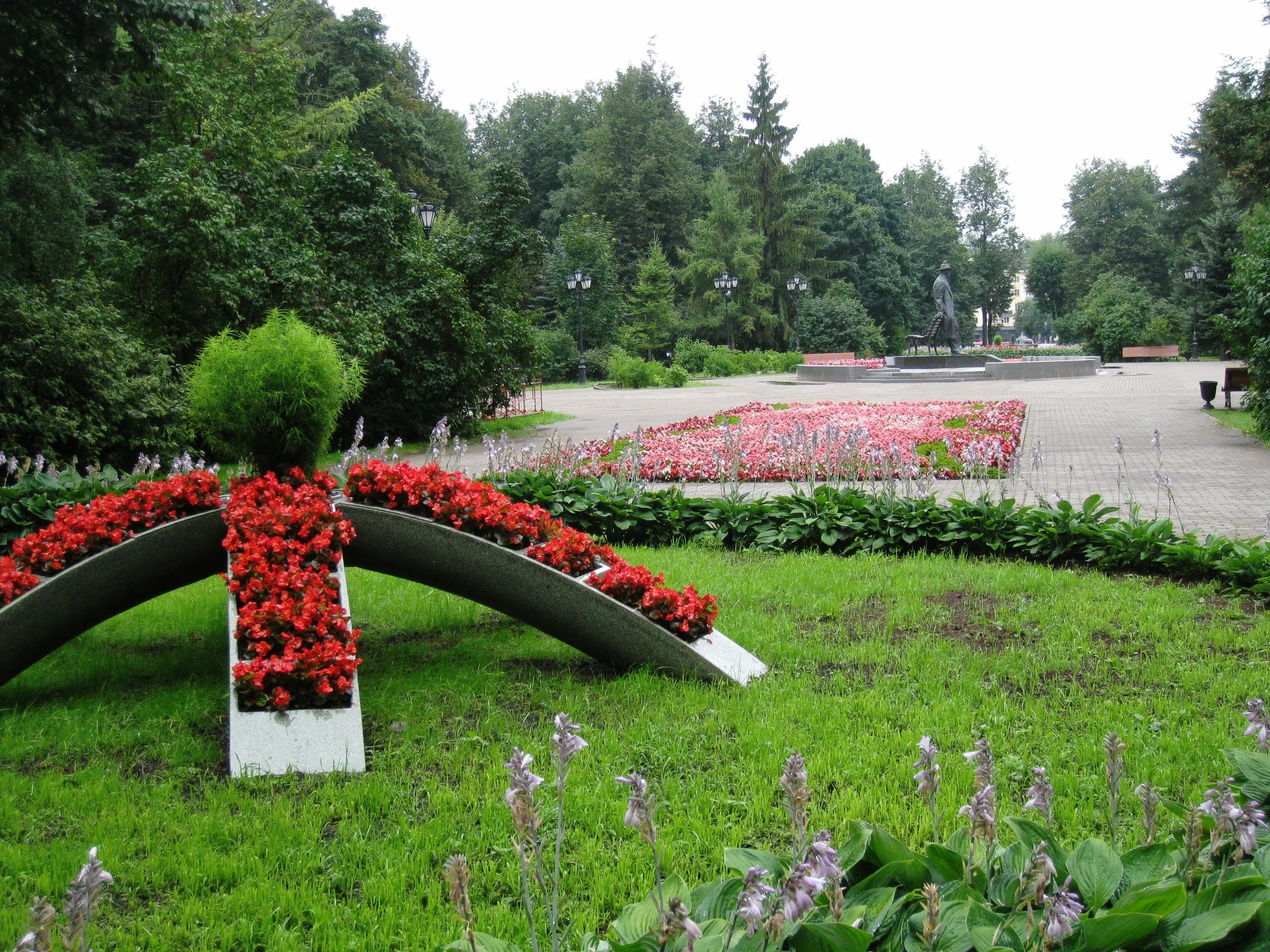  Novgorod--Rachmaninoff Statue 