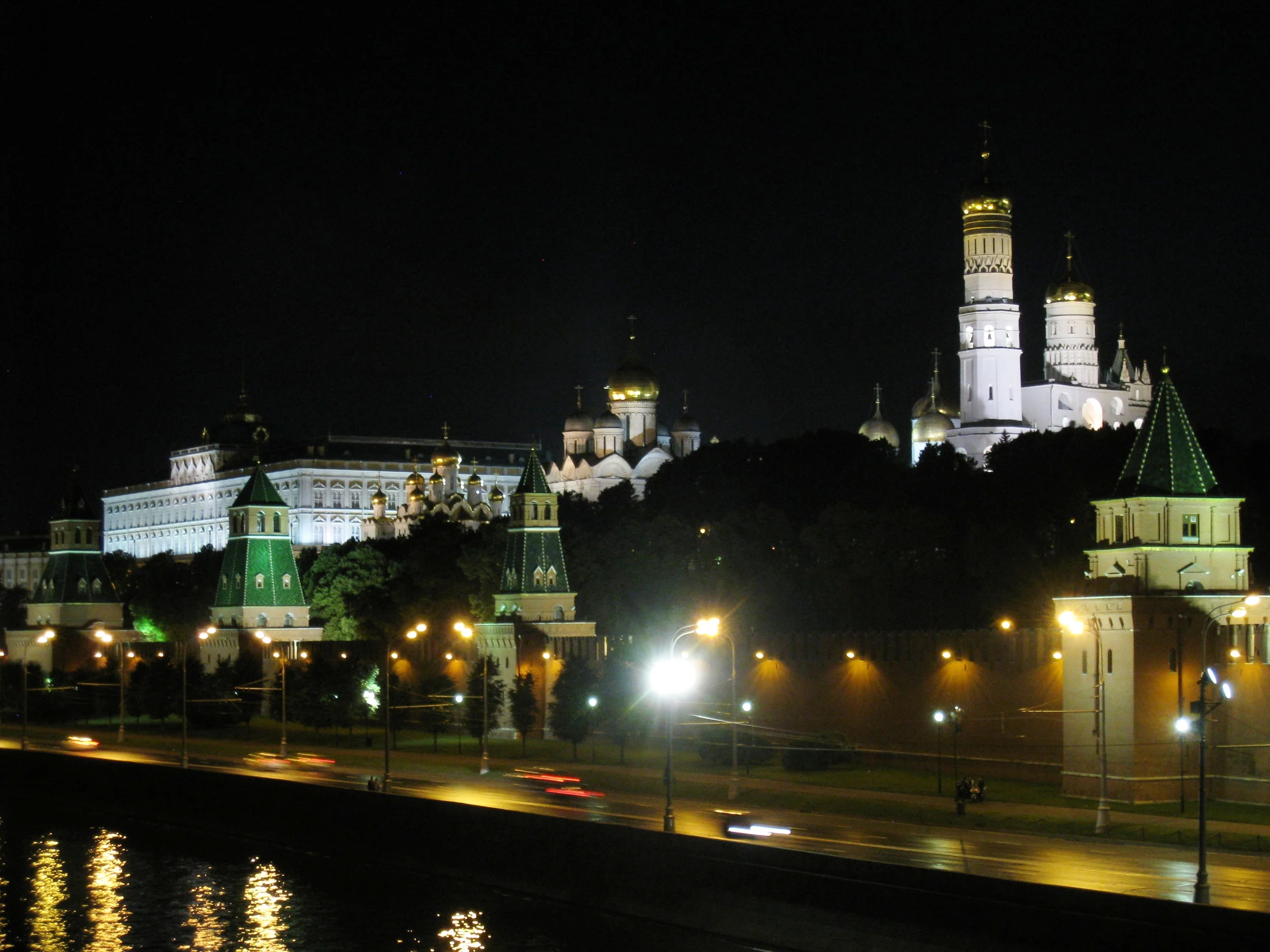  Moscow--Kremlin from Moscow River 