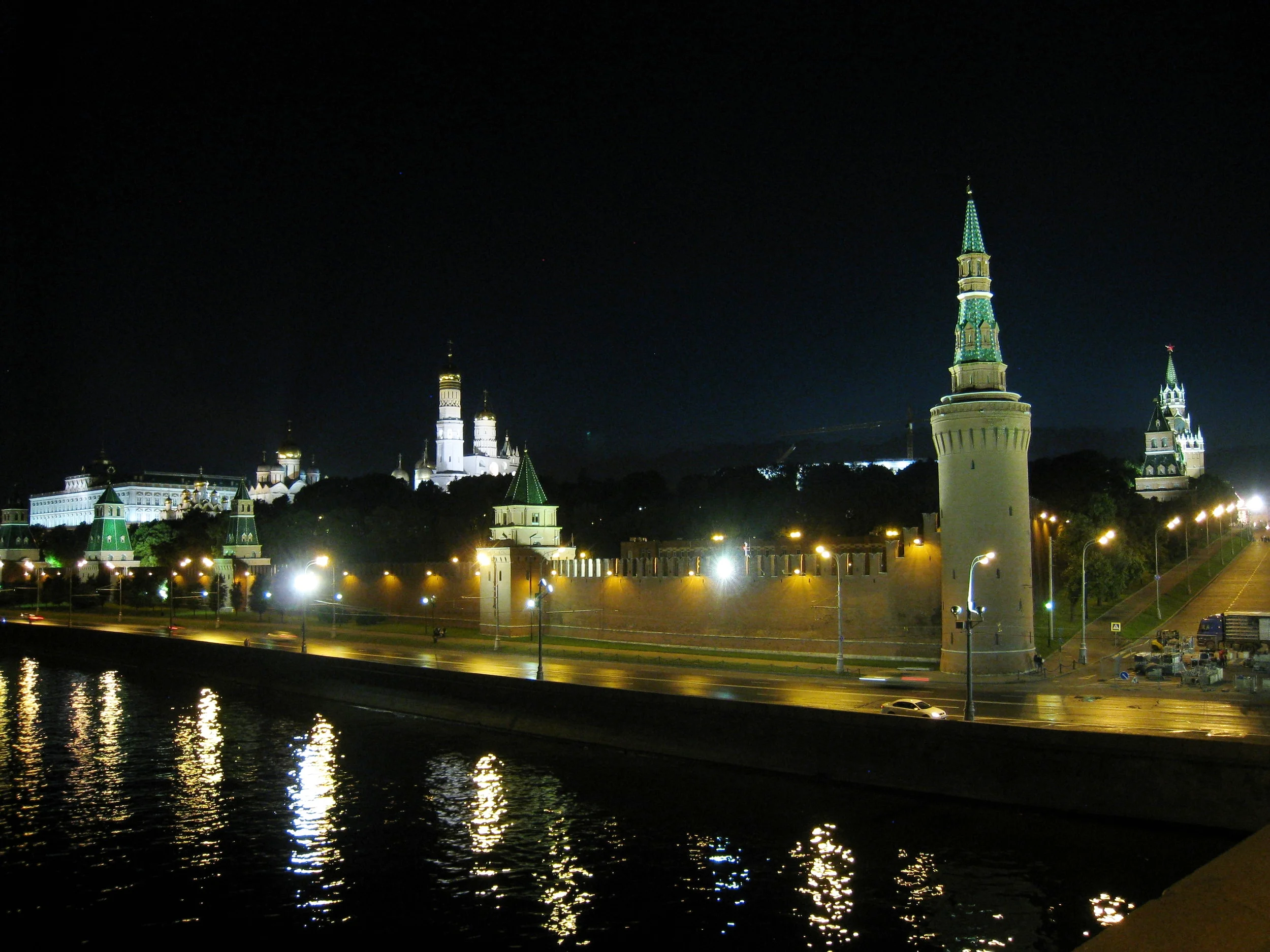  Moscow--Kremlin from Moscow River 