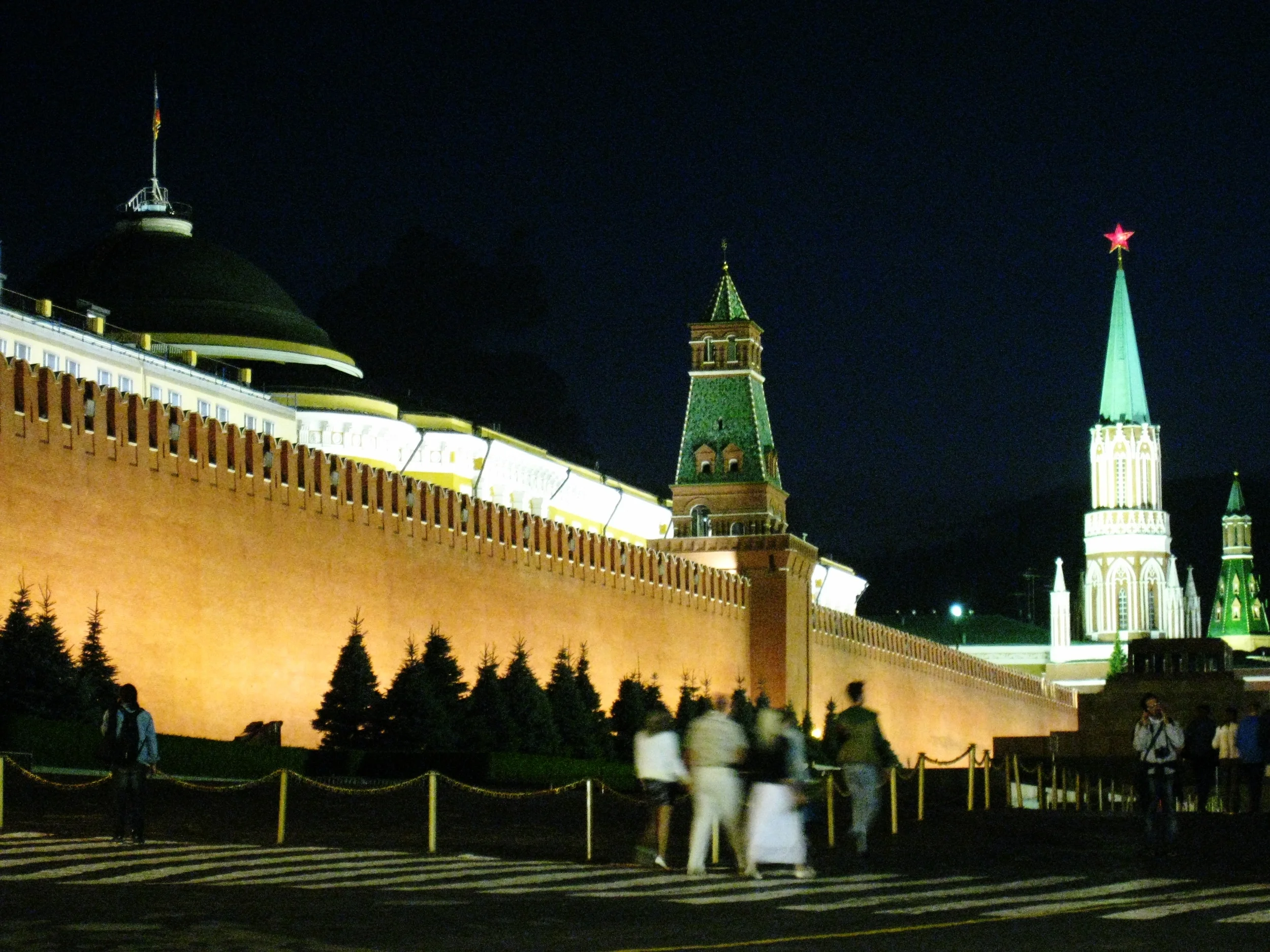 Moscow--Red Square--Kremlin Wall 