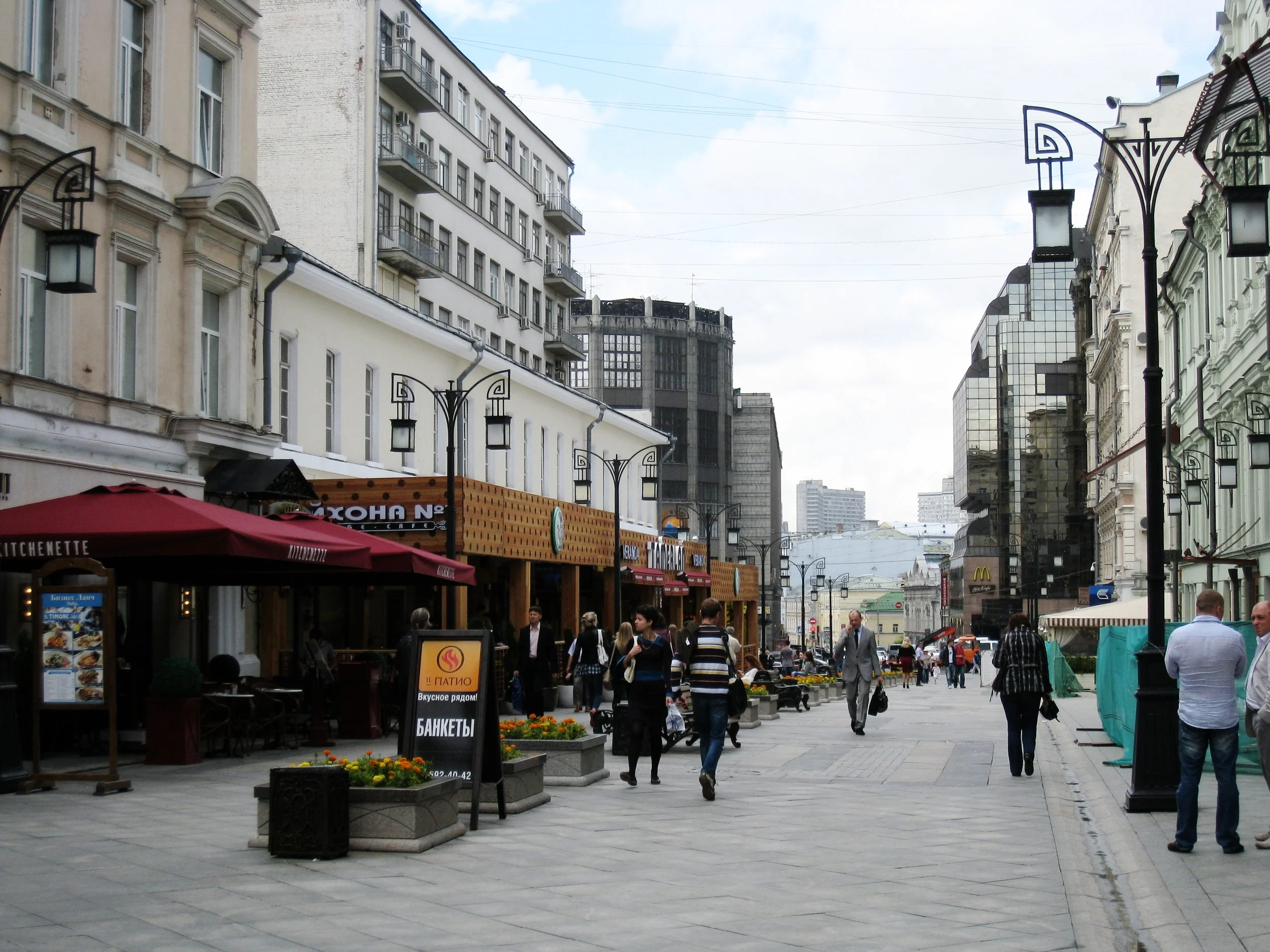  Moscow--Kamergersky Per. Pedestrian Street 