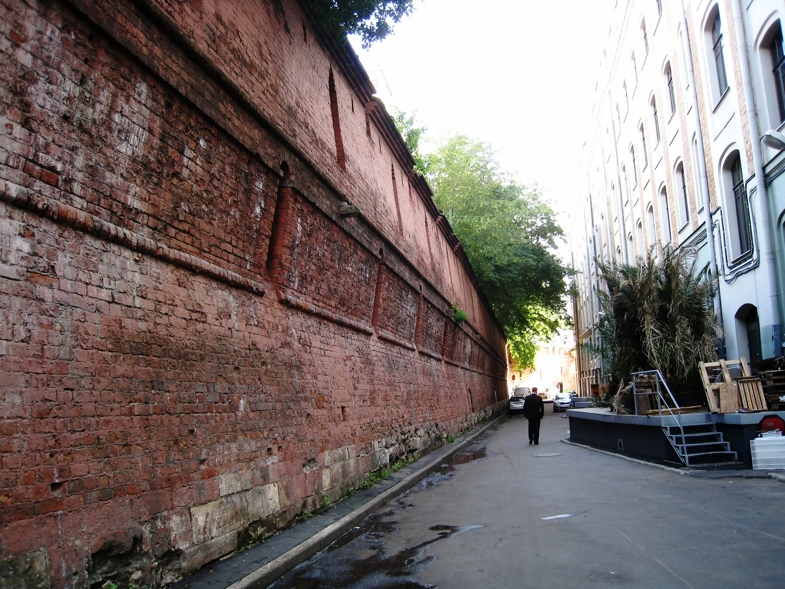  Moscow--Part of old Kremlin Wall, behind the Metropole Hotel 