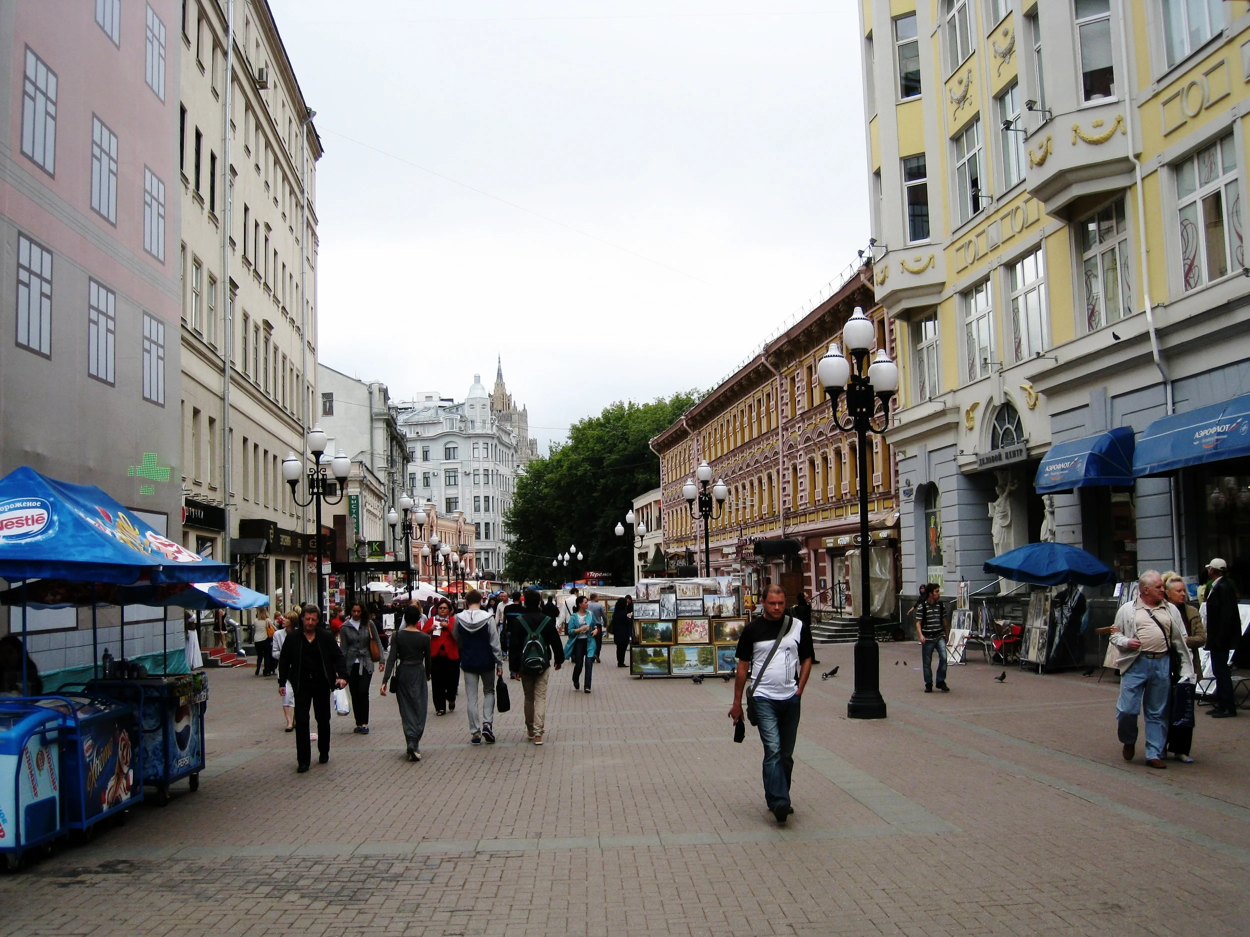  Moscow--Arbat--Arbat pedestrian street 