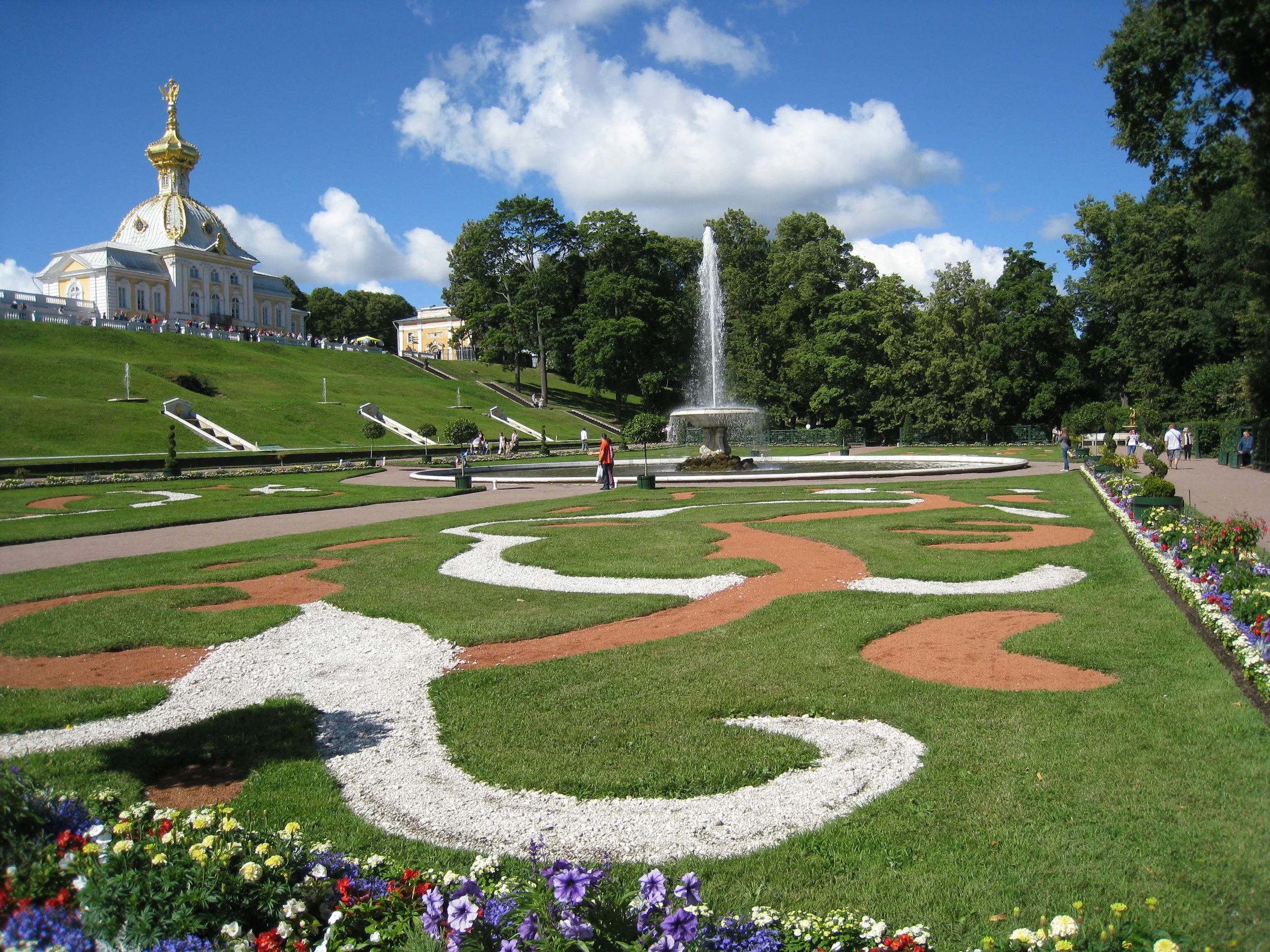  St. Petersburg--Peterhof--Part of the Palace and fountains and gardens 