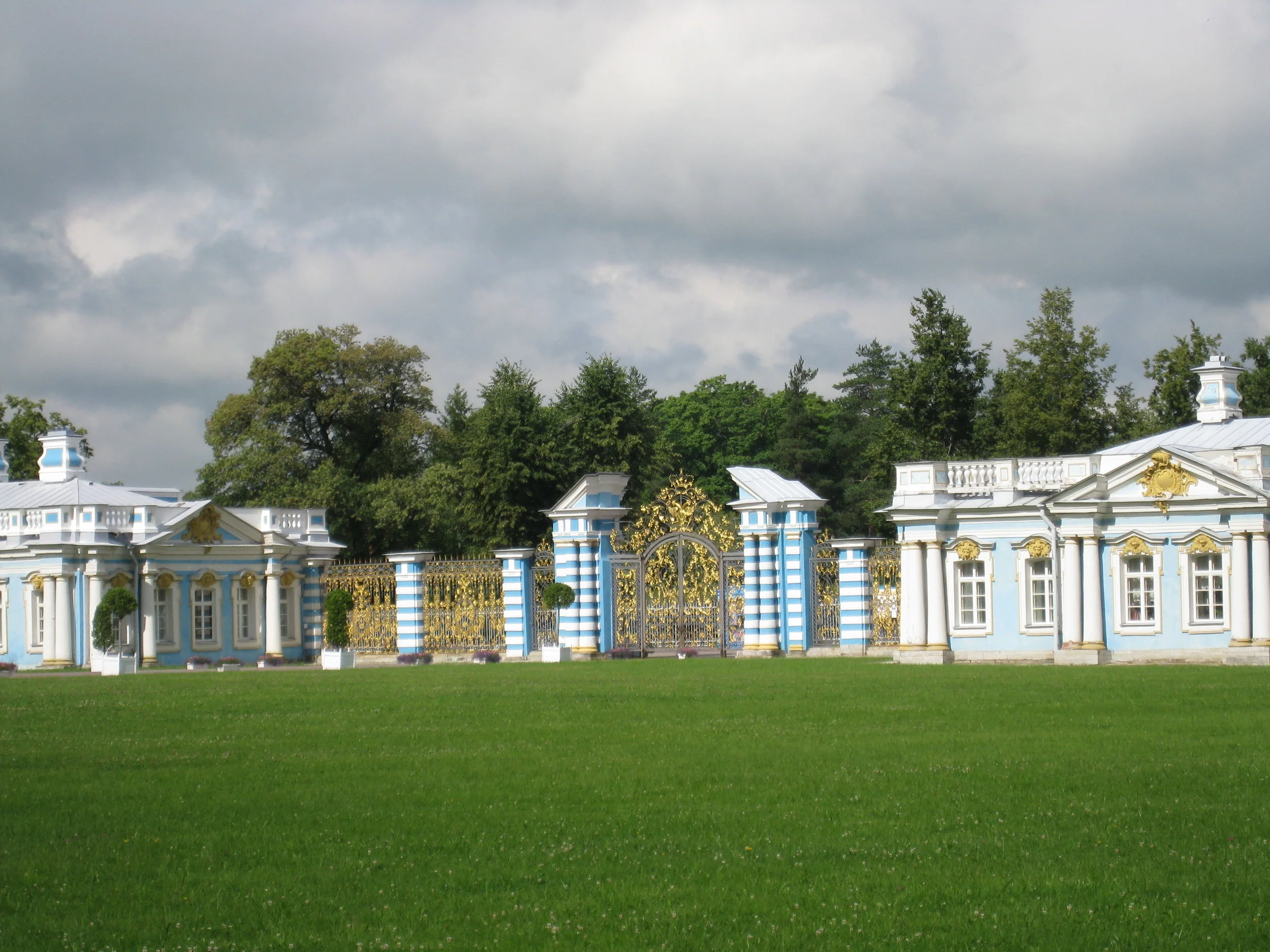  Puskin (Catherine Palace)--Main gate from the inside 