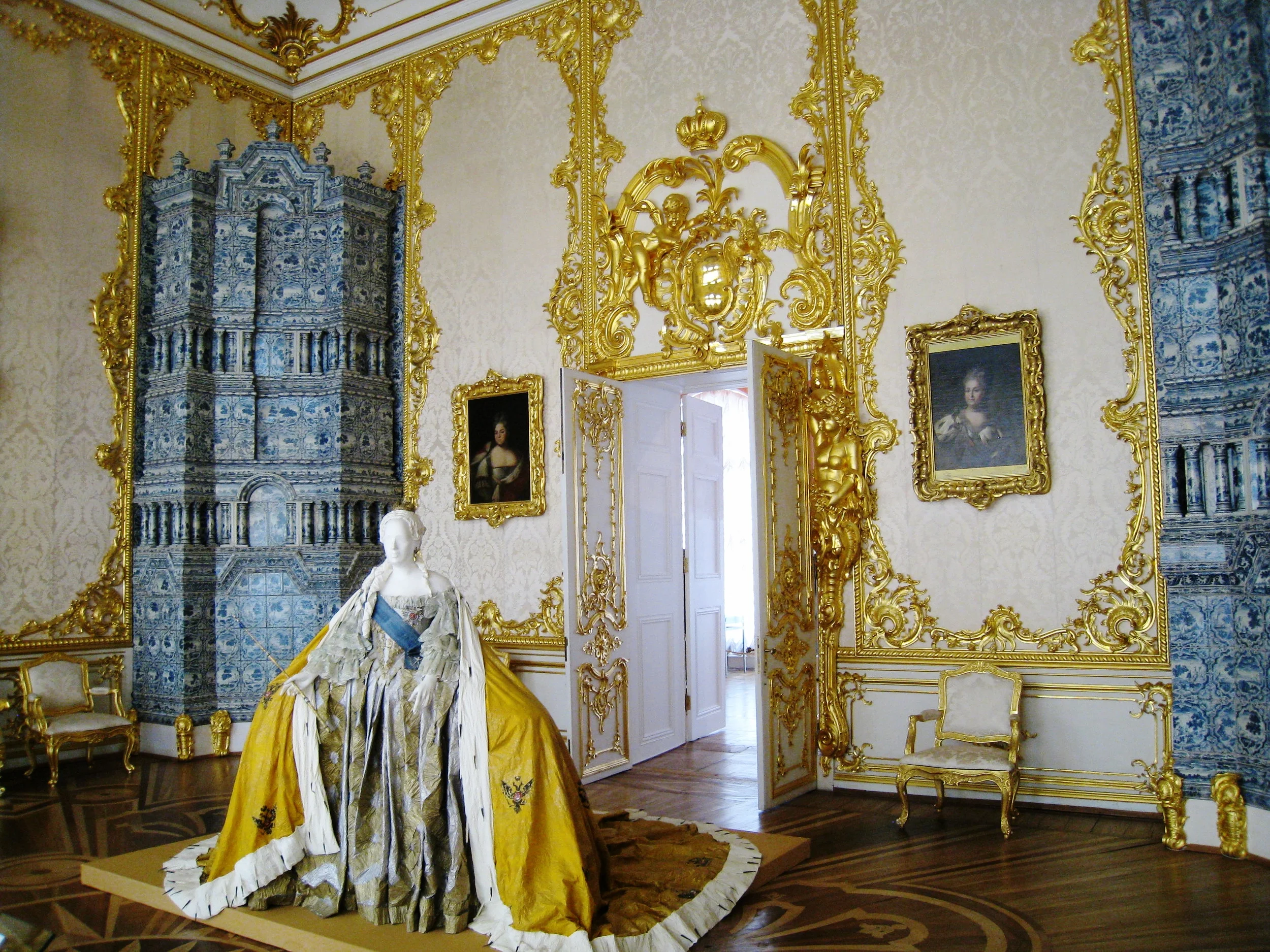  Puskin (Catherine Palace)--Interior with stoves 