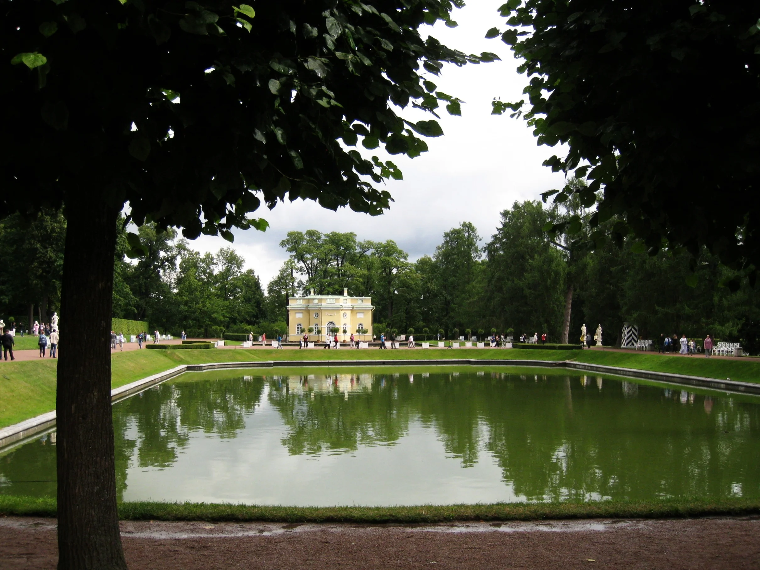  Pushkin (Catherine Palace)--Garden 