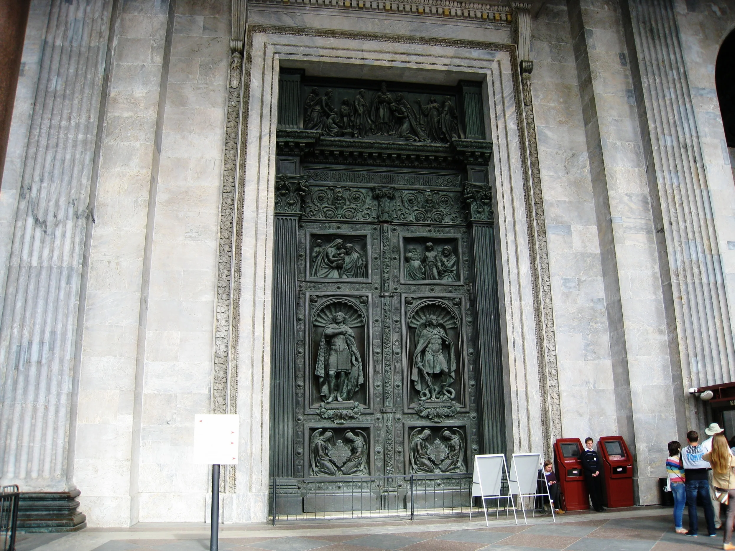  St. Petersburg--St. Isaac church--Side door 