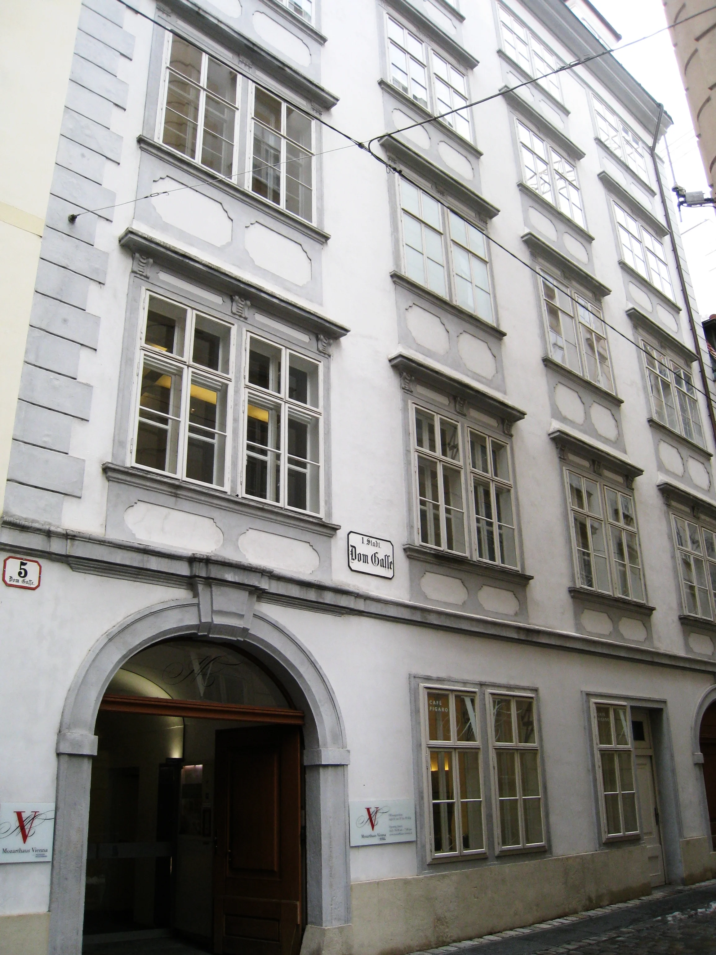  Vienna--Mozart's last home (on the second floor) 