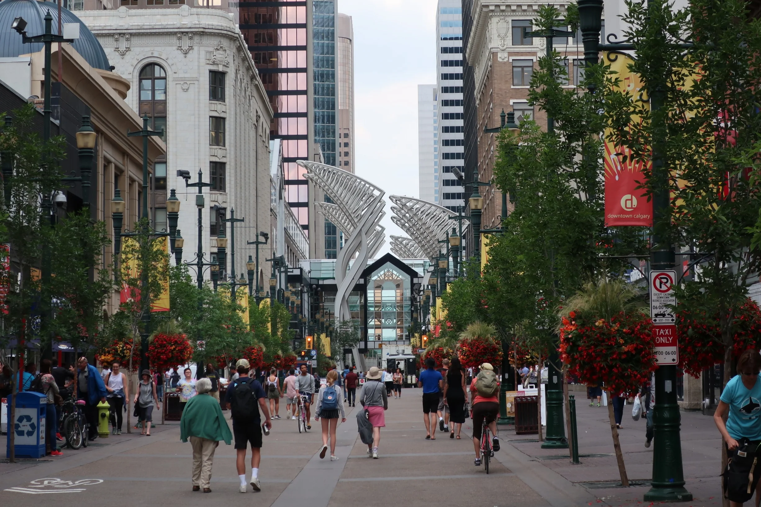  Calgary--Downtown--Main pedestrian street 