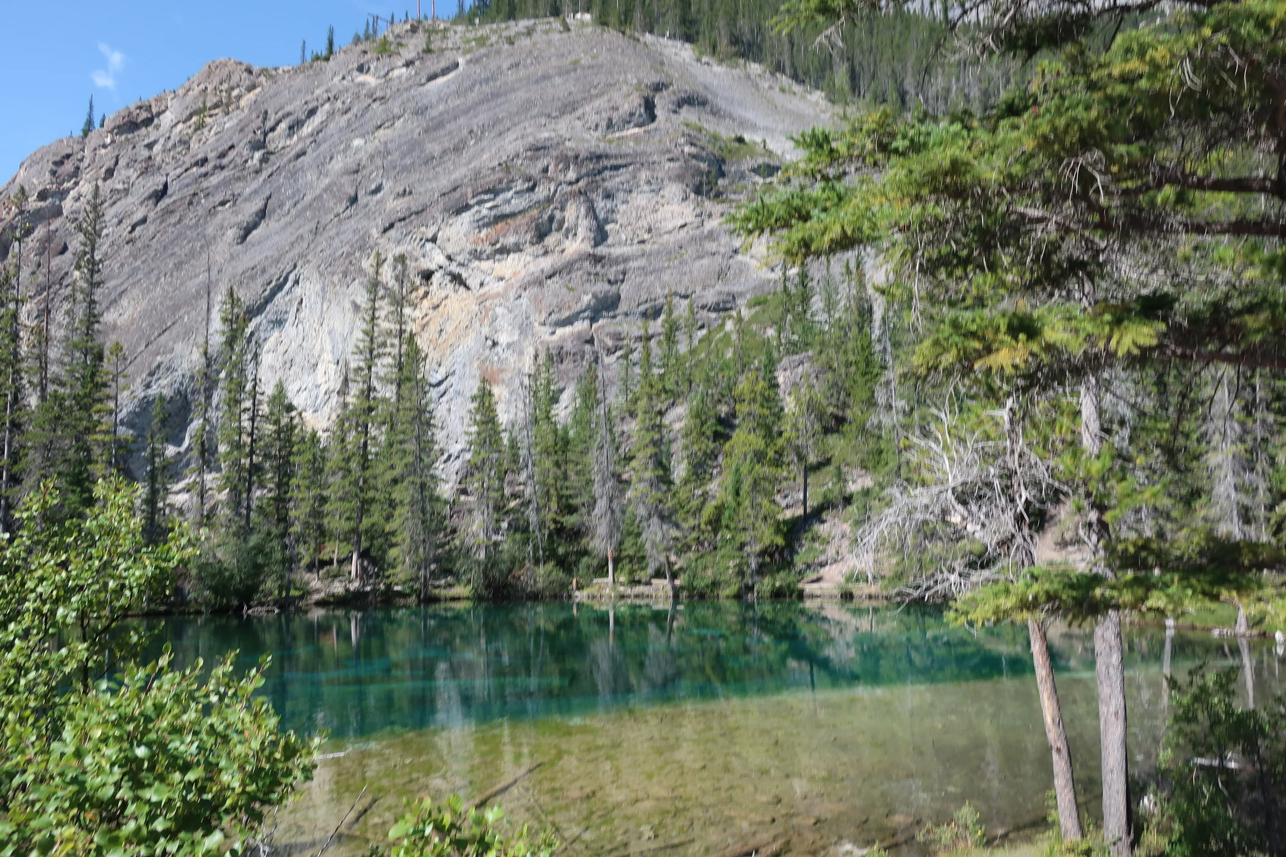 Canmore--Hiking to Grassley Lake--The lake 