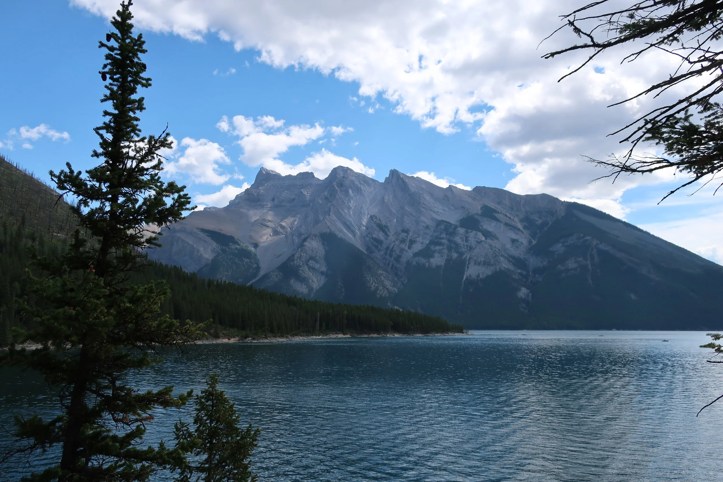  Banff--Lake Minnewanka 