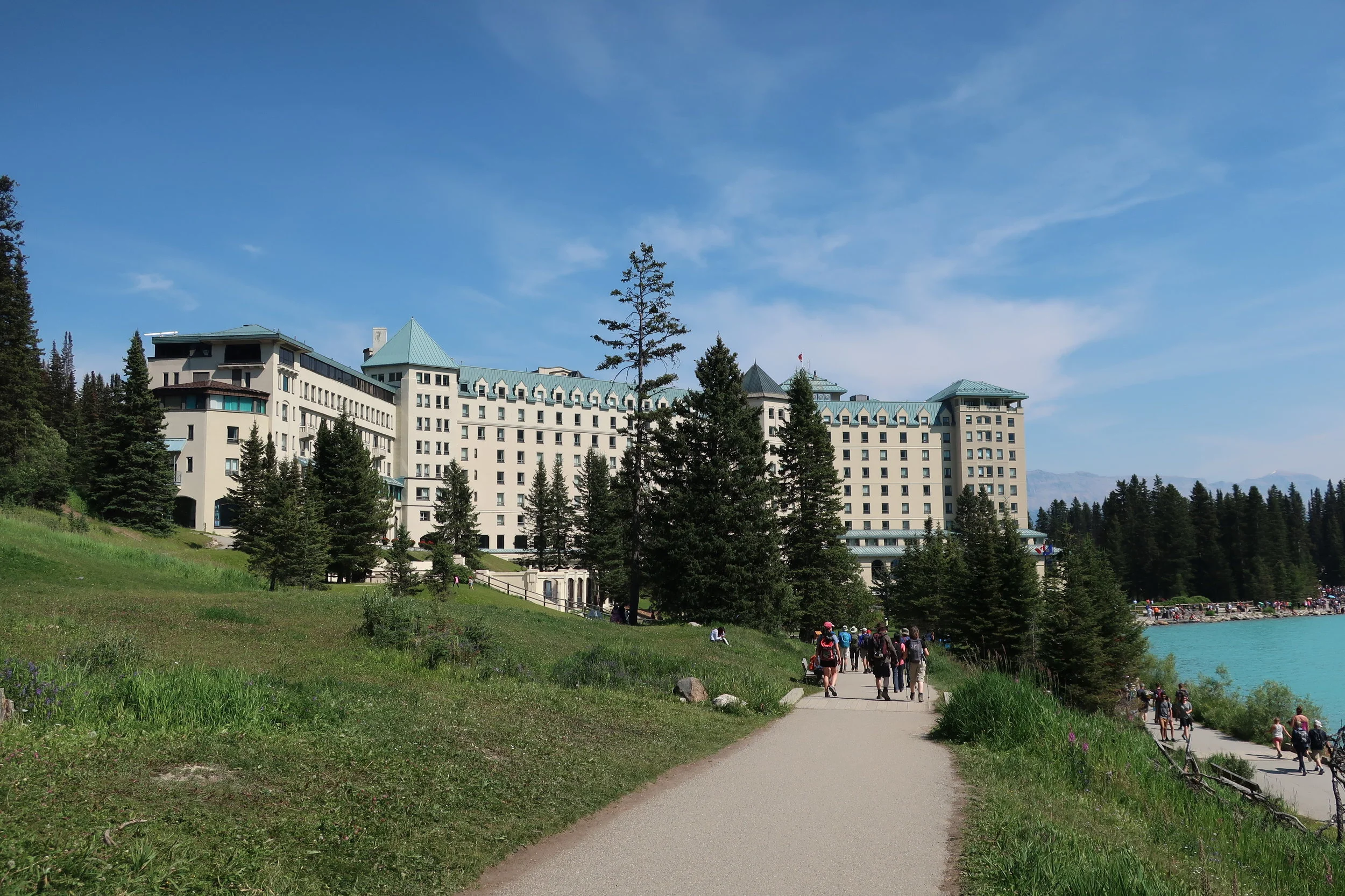  Lake Louise--Fairmont Hotel 