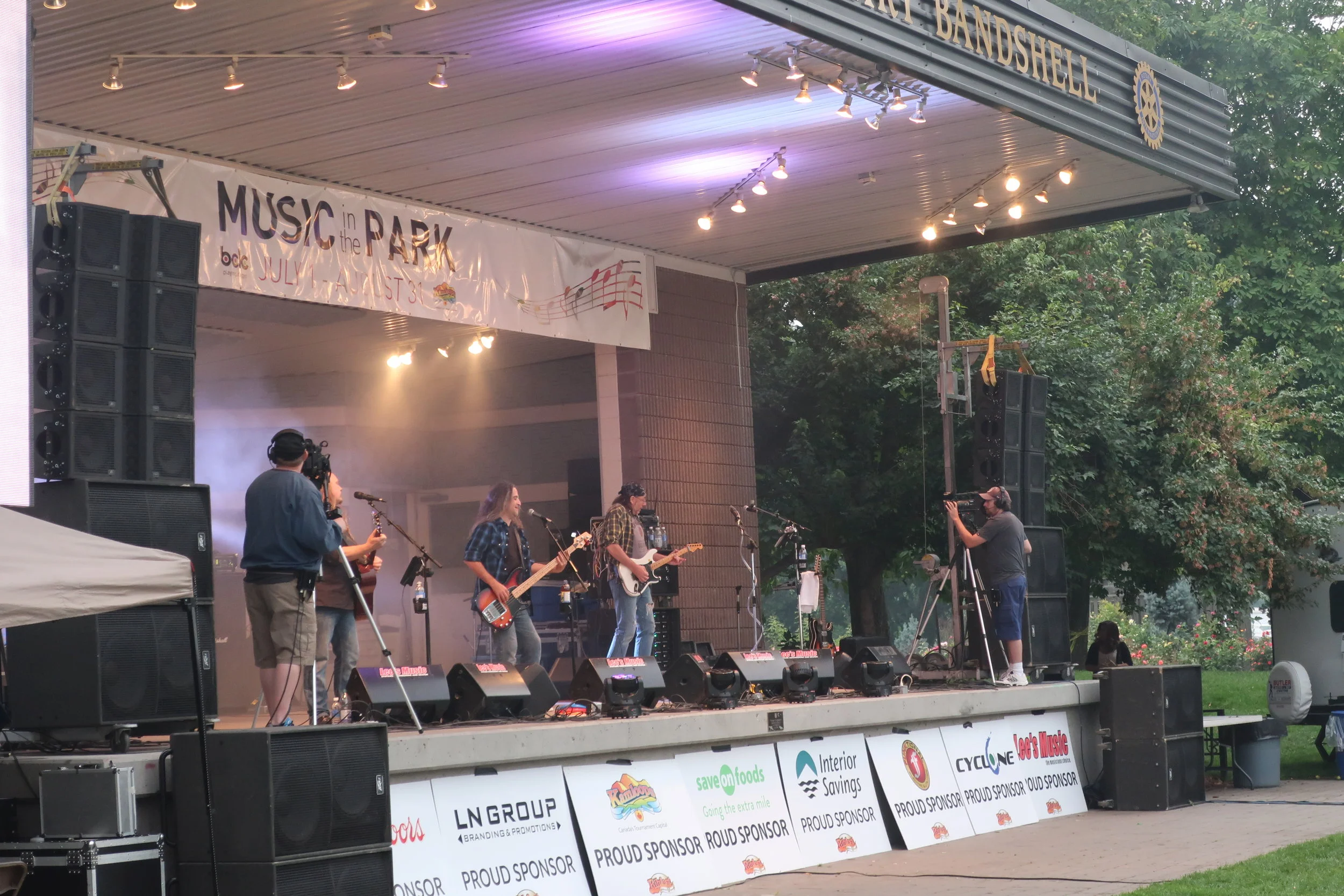 Kamloops--Downtown--Riverside Park--Music in the Park (The Eagles Eye (or I)) performing. Thousands attending for free 