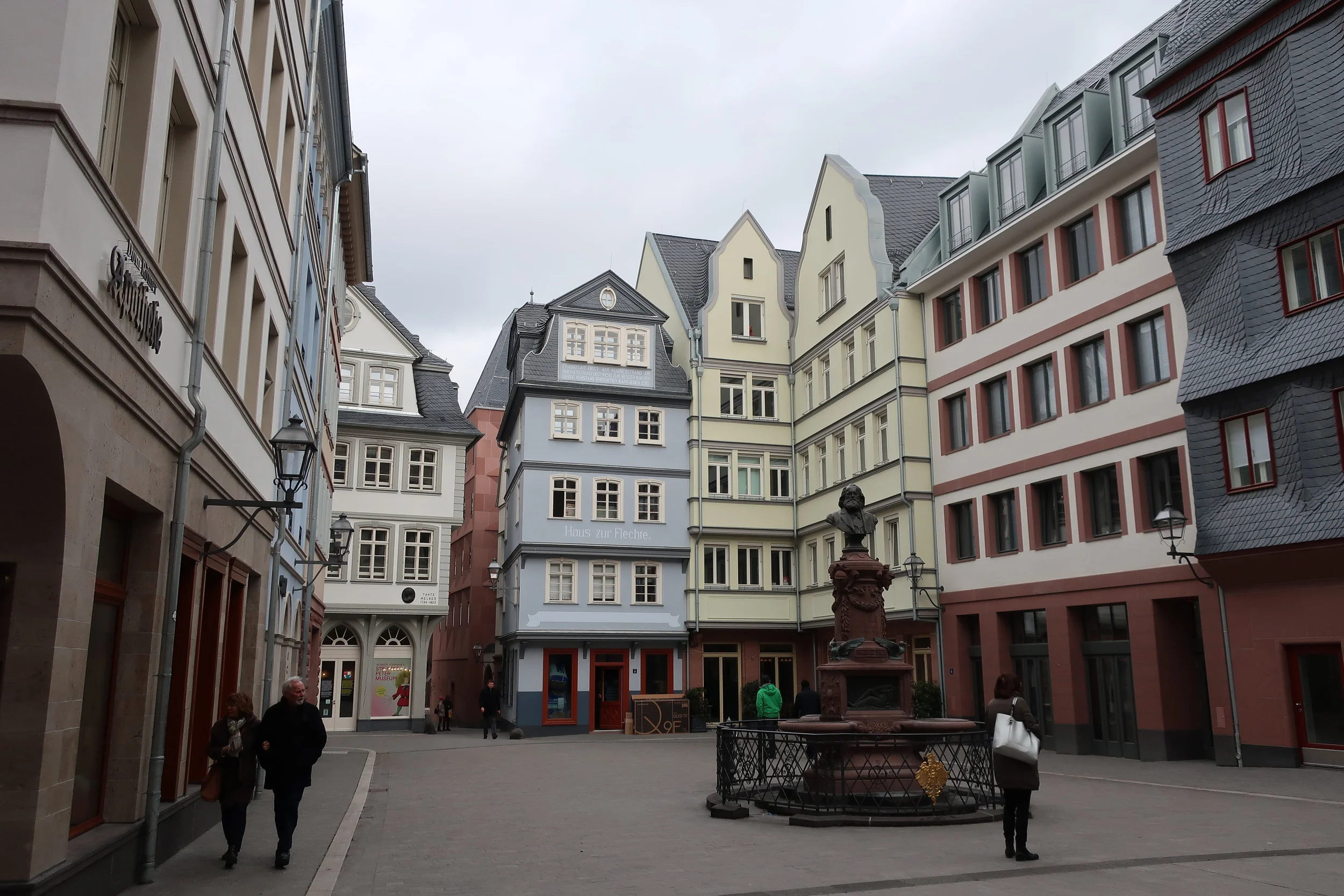  Frankfurt--Winter 2019--Innen Stadt, New Old Town--Reconstructed area near main plaza, Coronation Walk and Kaiser Dom 