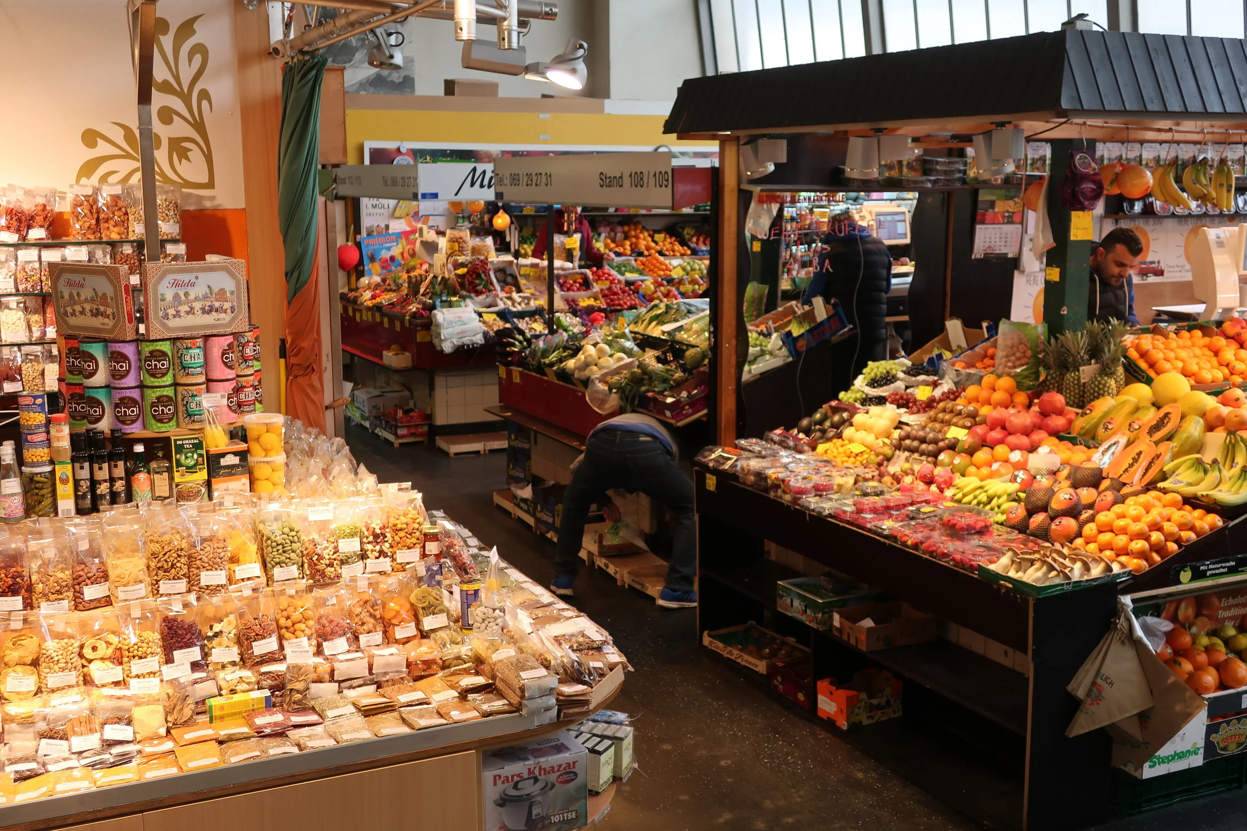  Frankfurt--Winter 2019--Innen Stadt, Kleinemarkthalle (indoor market) 