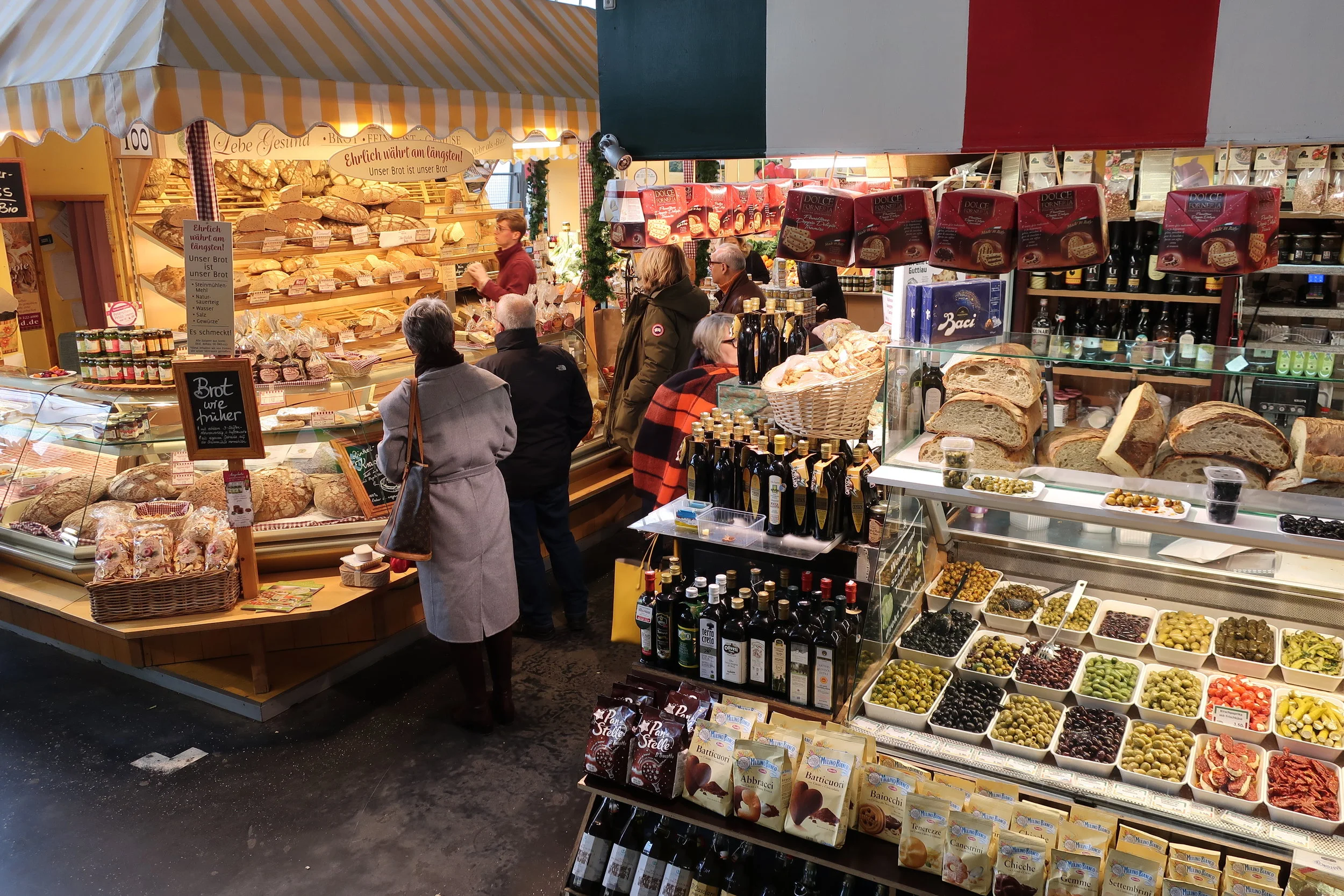  Frankfurt--Winter 2019--Innen Stadt, Kleinemarkthalle (indoor market) 