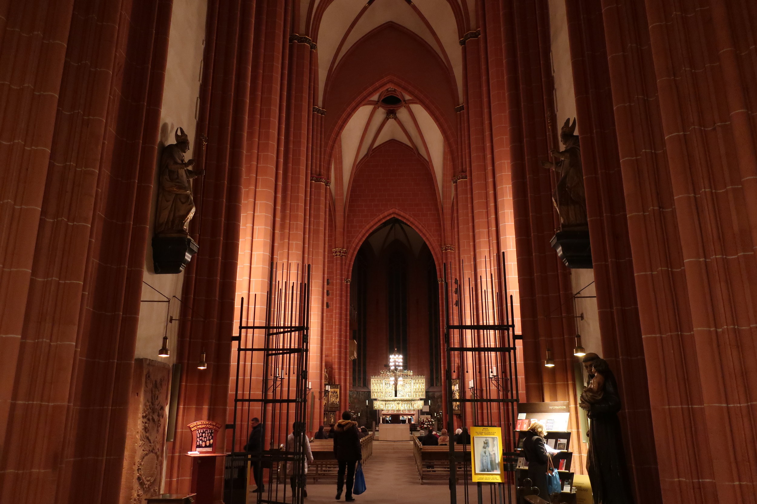  Frankfurt--Winter 2019-- Kaiser Dom 