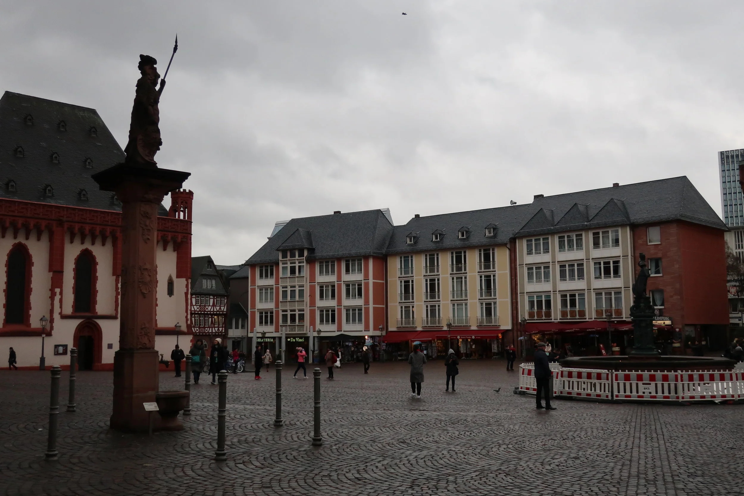  Frankfurt--Winter 2019--Innen Stadt--Main Plaza, new buildings 