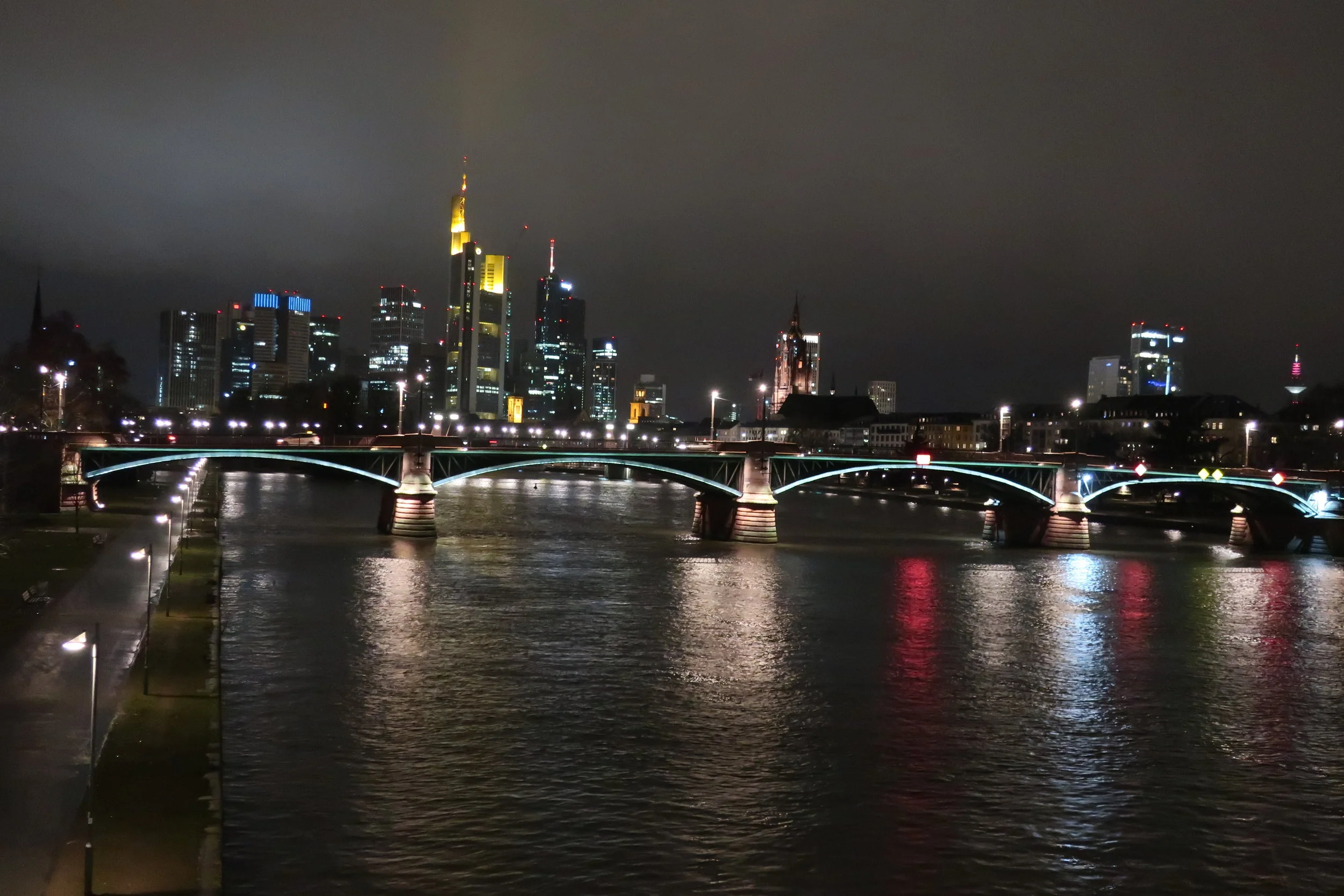  Frankfurt--Winter 2019--Downtown from the Museum side with Dom Altebruecke 