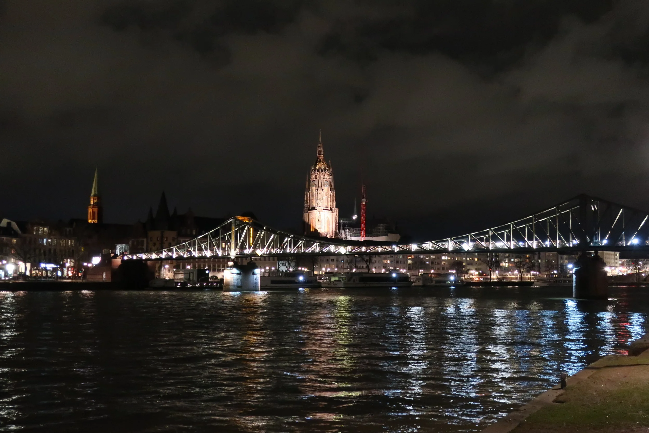  Frankfurt--Winter 2019--Downtown from the Museum side with Dom and Eiserner Brucke 