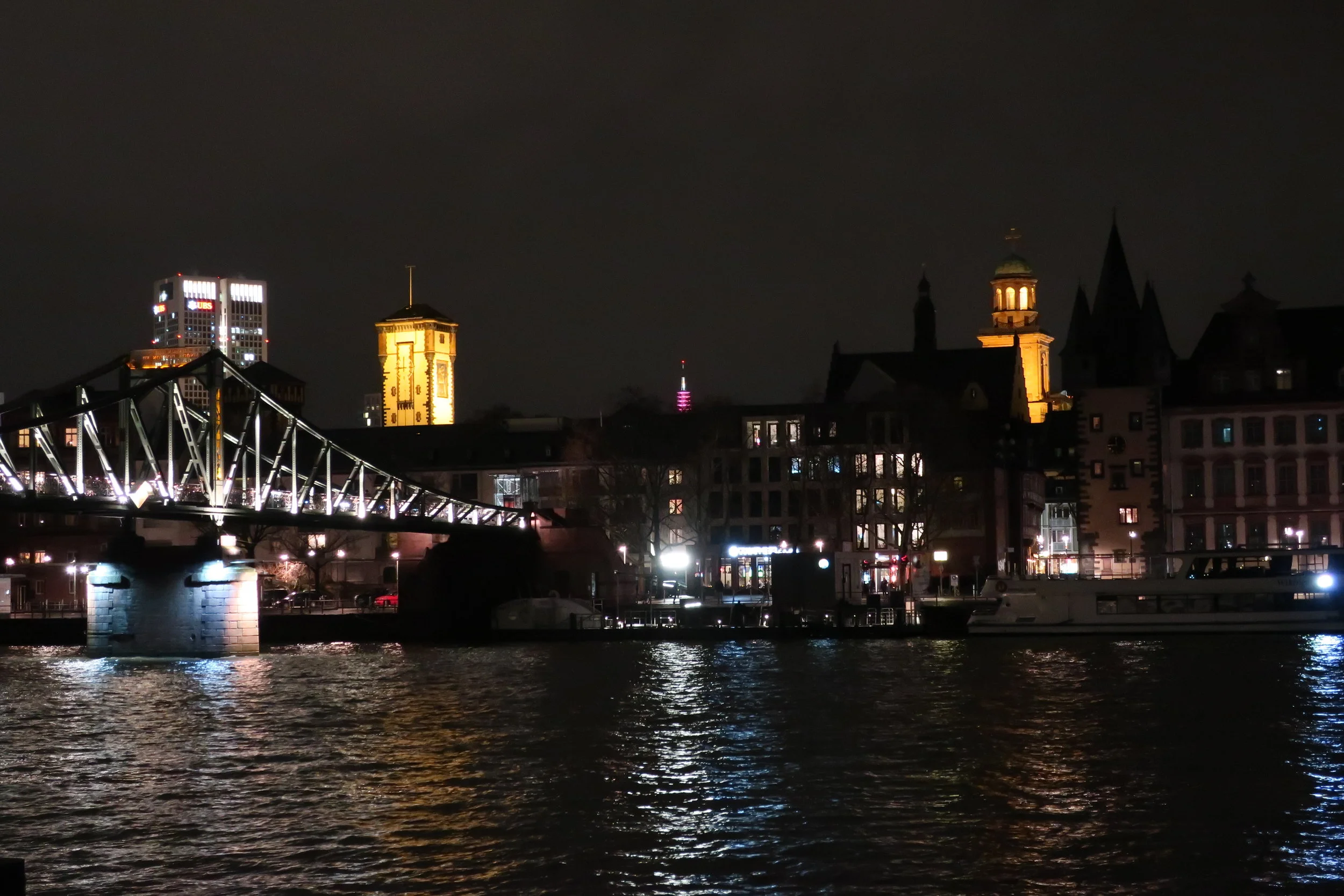  Frankfurt--Winter 2019--Downtown from the Museum side with Dom Eiserner Brucke 